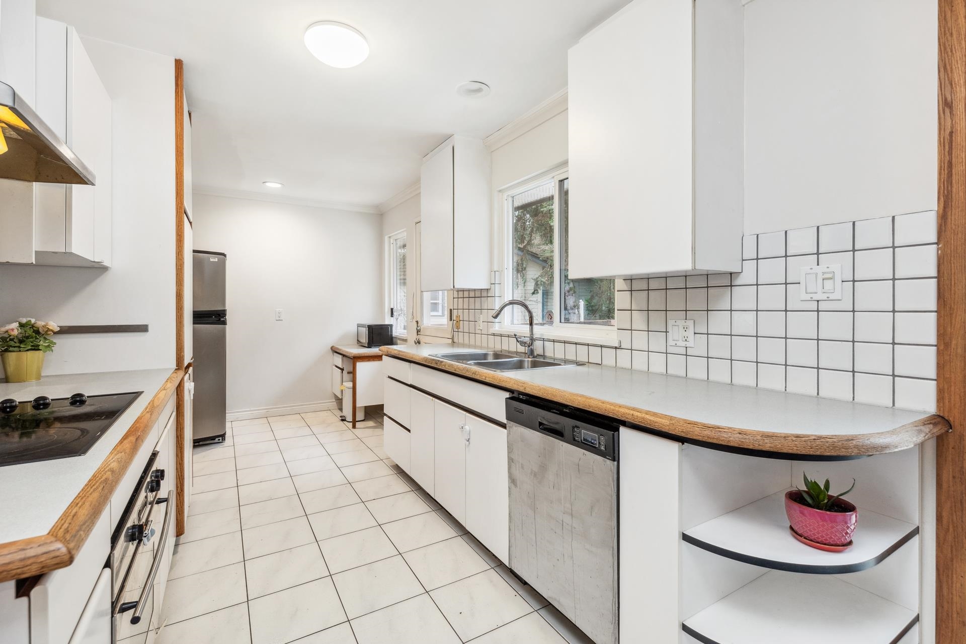 Listing image of 1468 ROSS ROAD