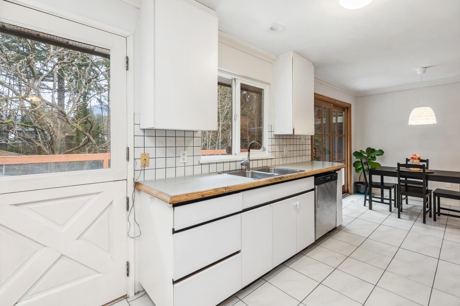 Listing image of 1468 ROSS ROAD