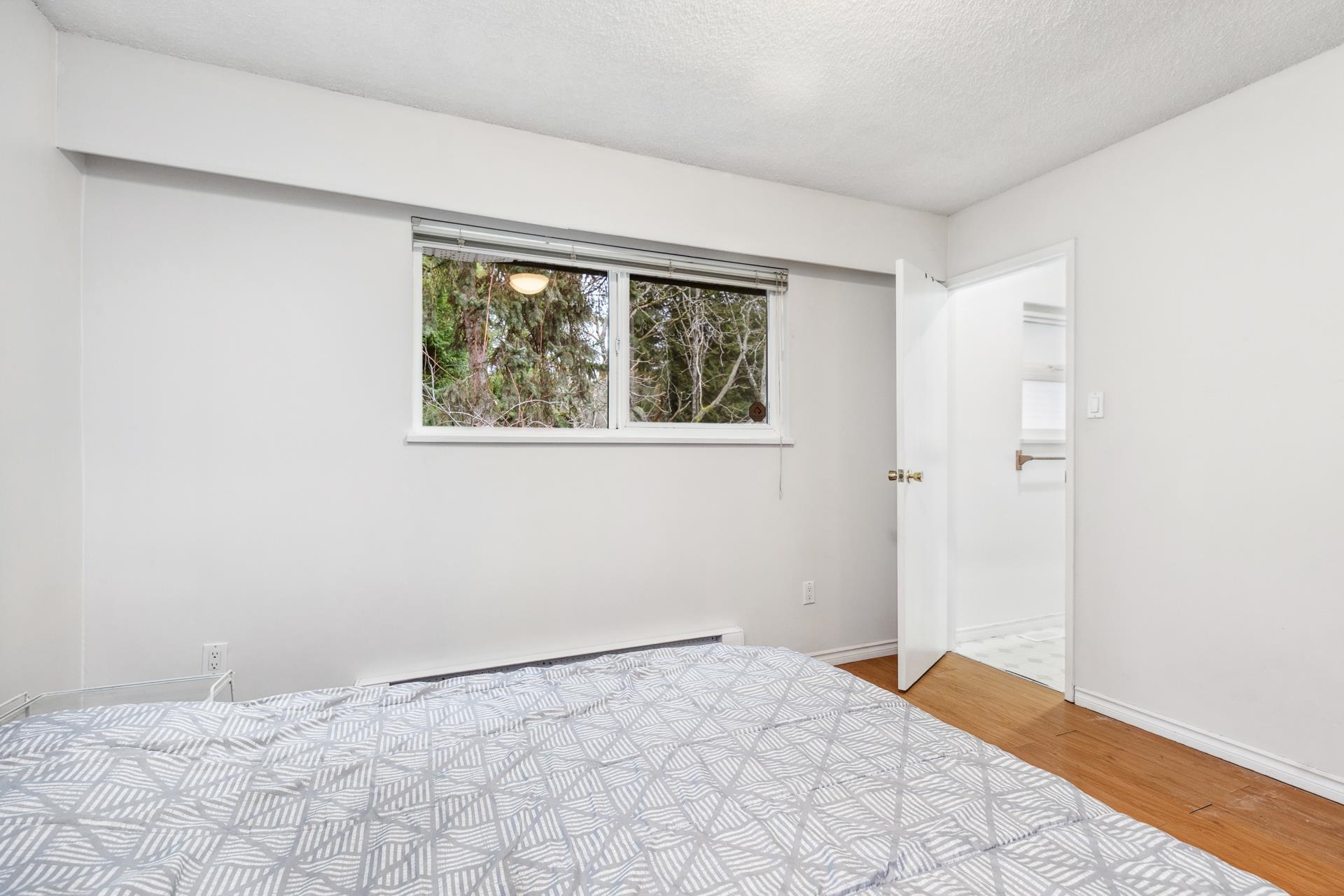 Listing image of 1468 ROSS ROAD