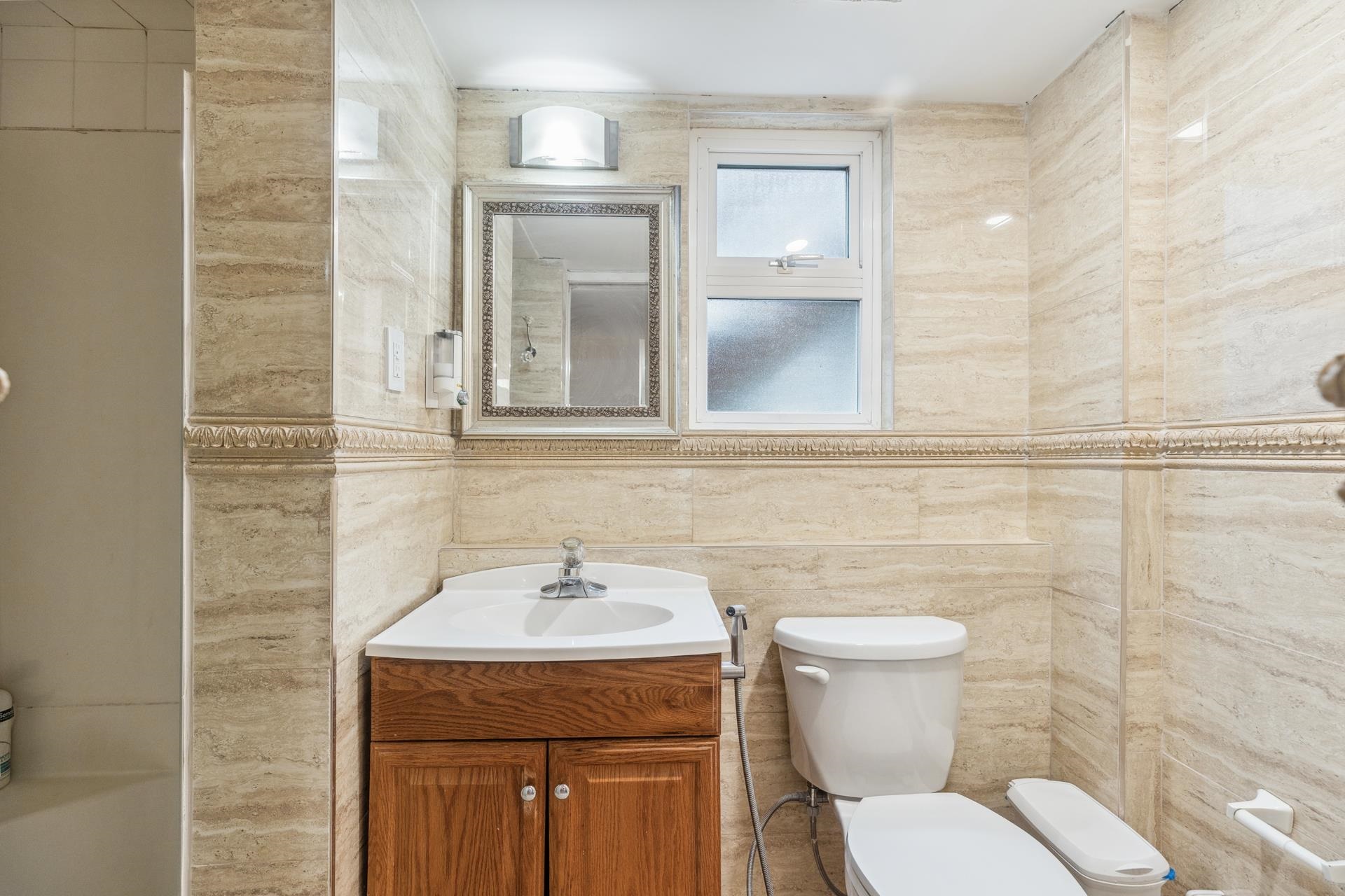 Listing image of 1468 ROSS ROAD
