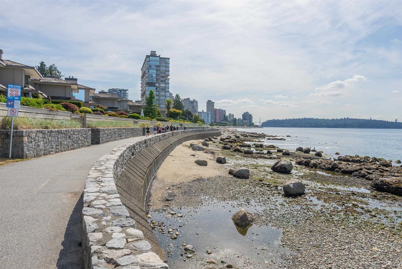 Listing image of 2517 ROSEBERY AVENUE