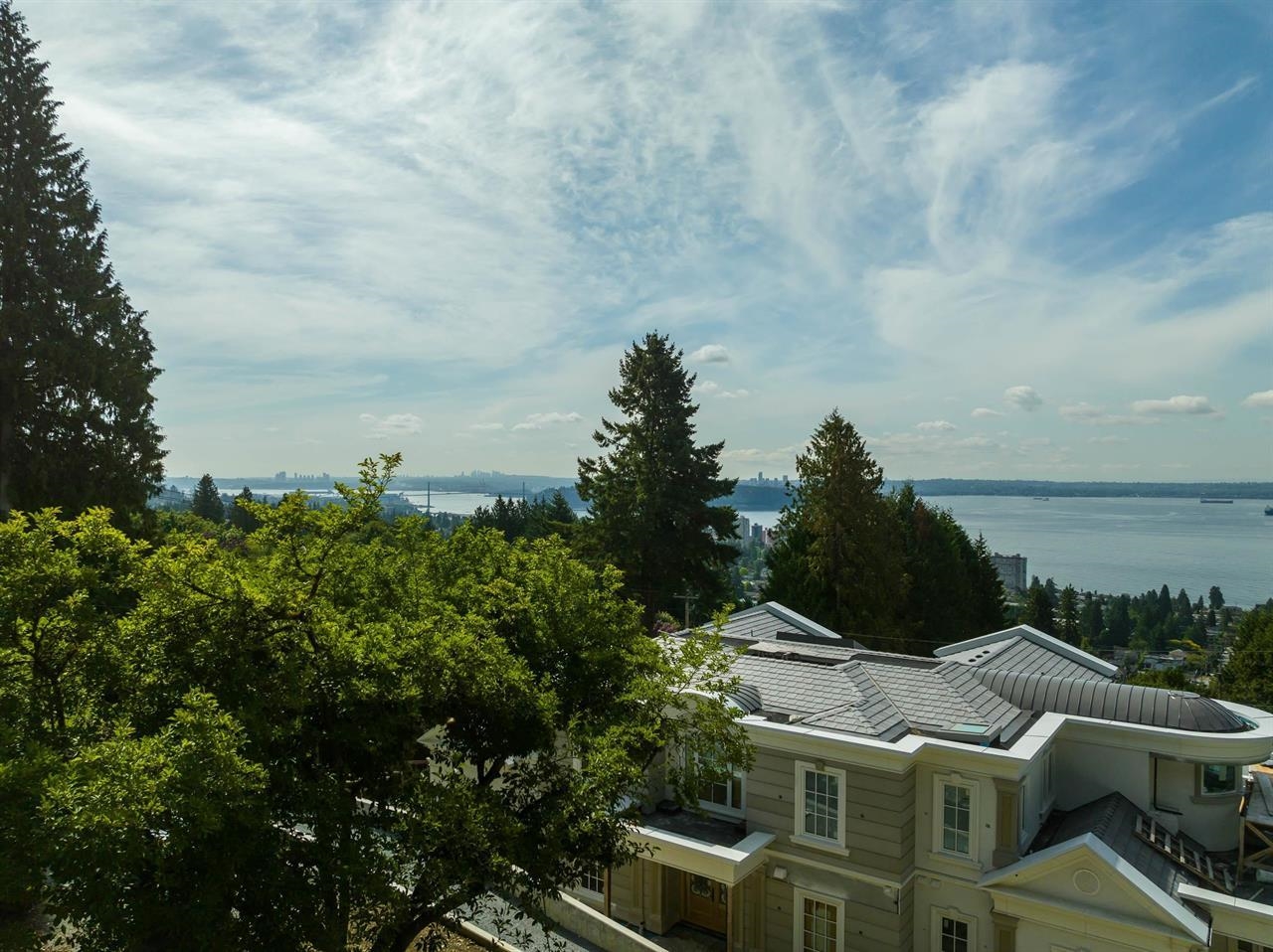 Listing image of 2517 ROSEBERY AVENUE