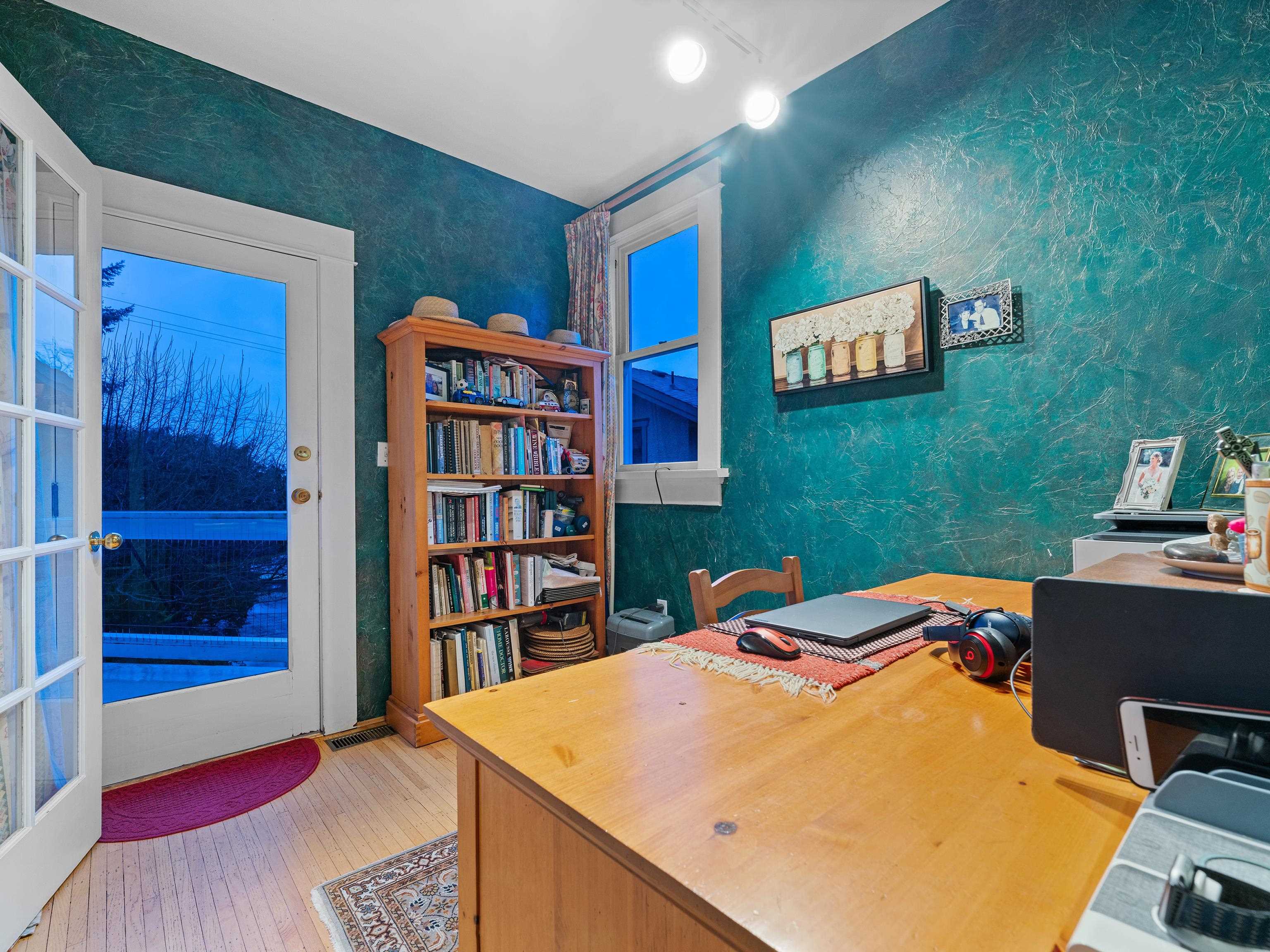 Listing image of 194 E OSBORNE ROAD