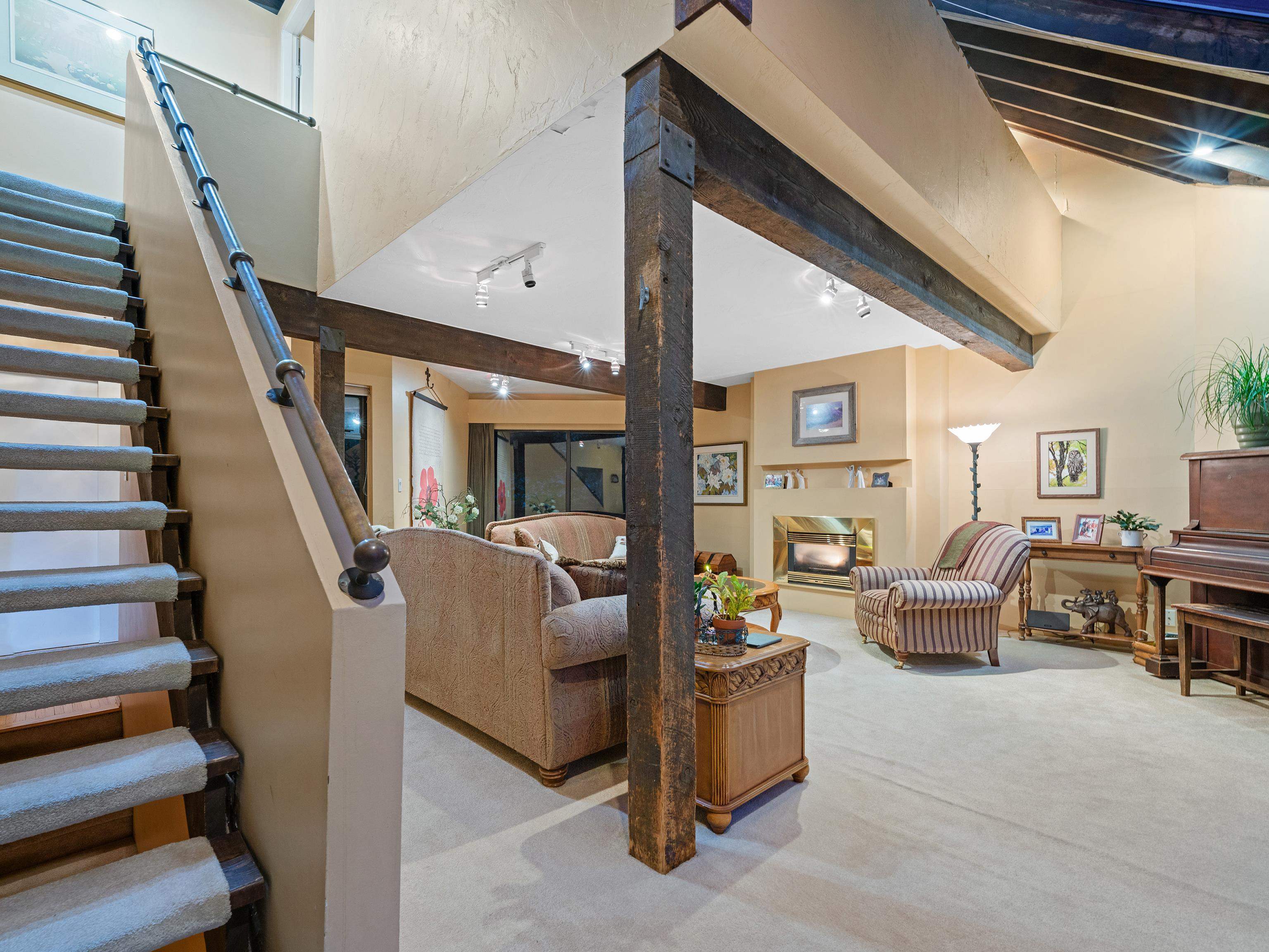Listing image of 194 E OSBORNE ROAD