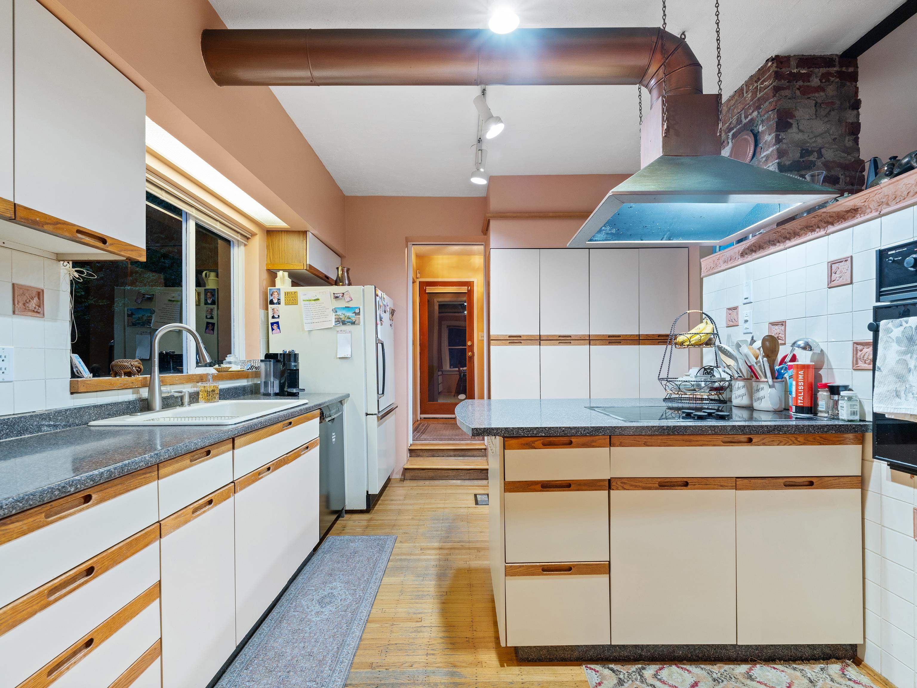 Listing image of 194 E OSBORNE ROAD