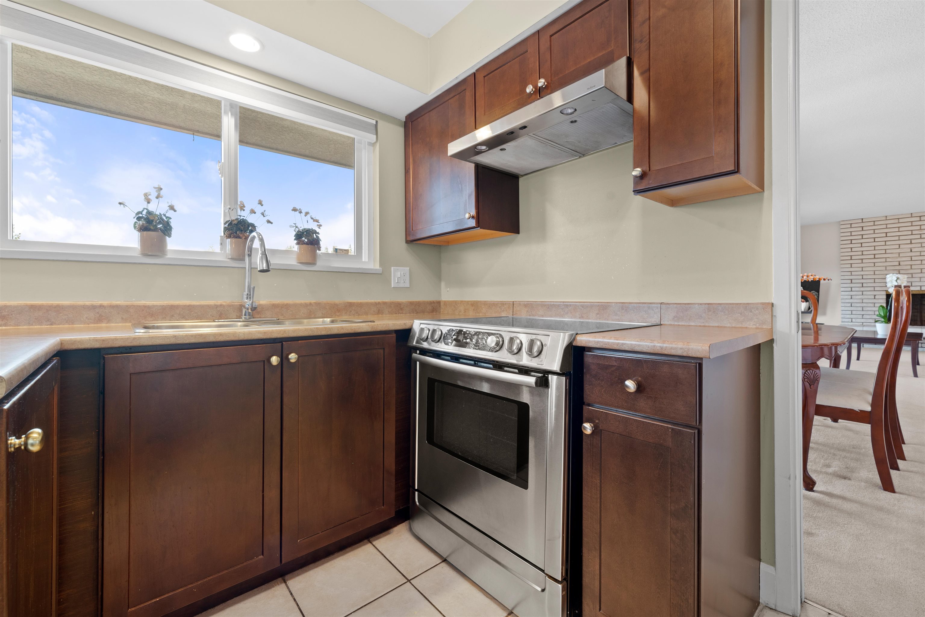 Listing image of 783 VINEDALE ROAD