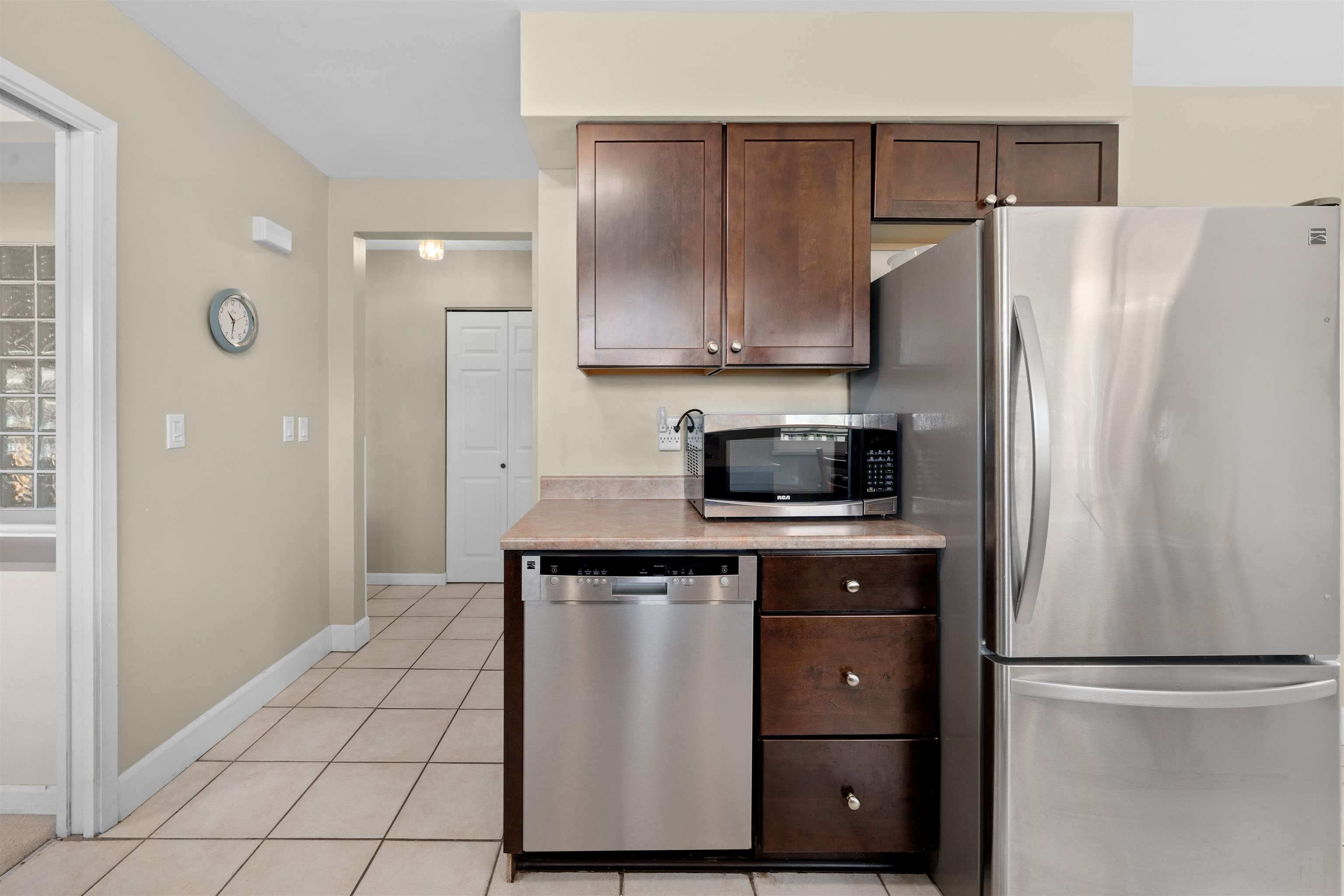 Listing image of 783 VINEDALE ROAD