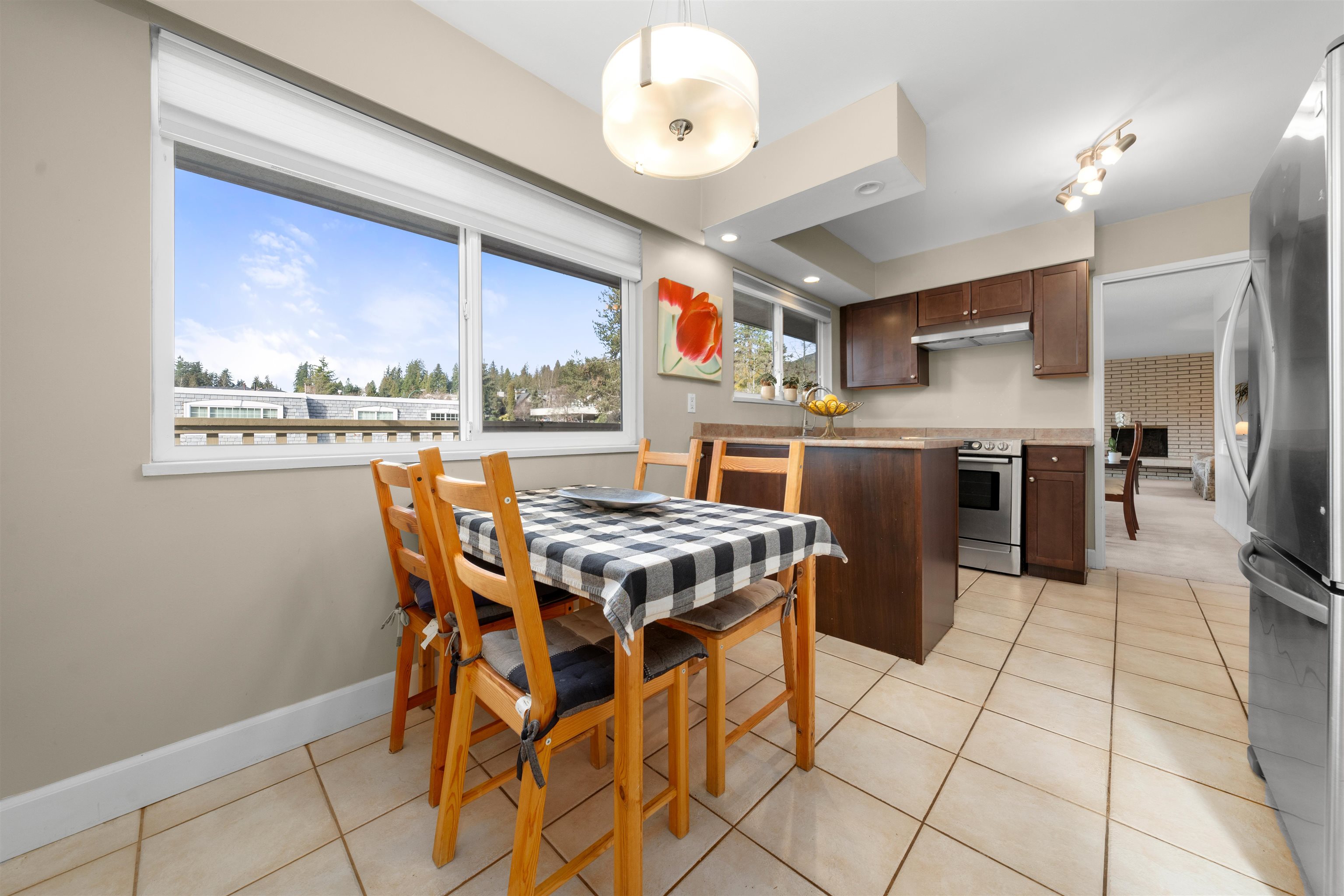 Listing image of 783 VINEDALE ROAD