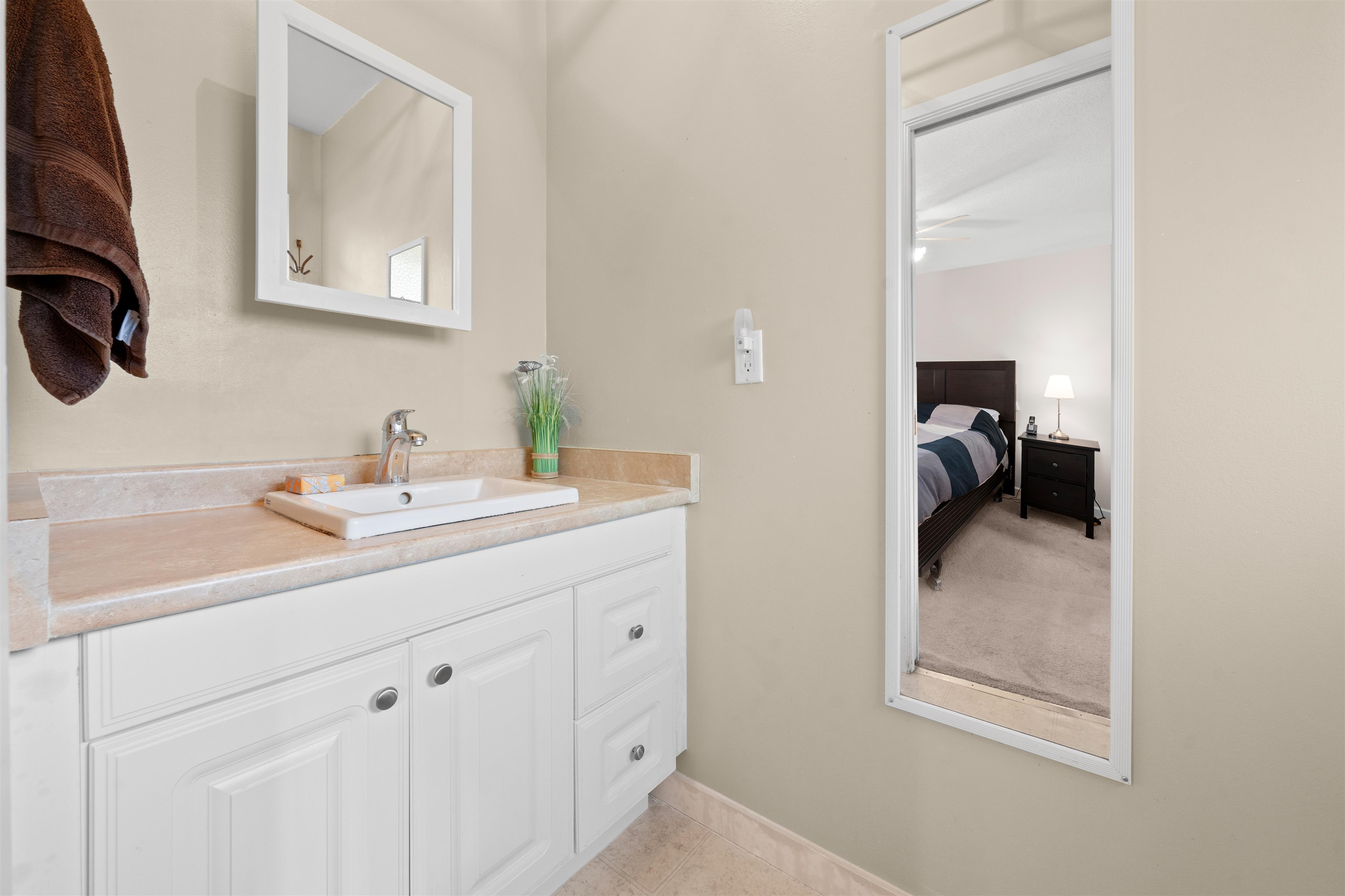 Listing image of 783 VINEDALE ROAD