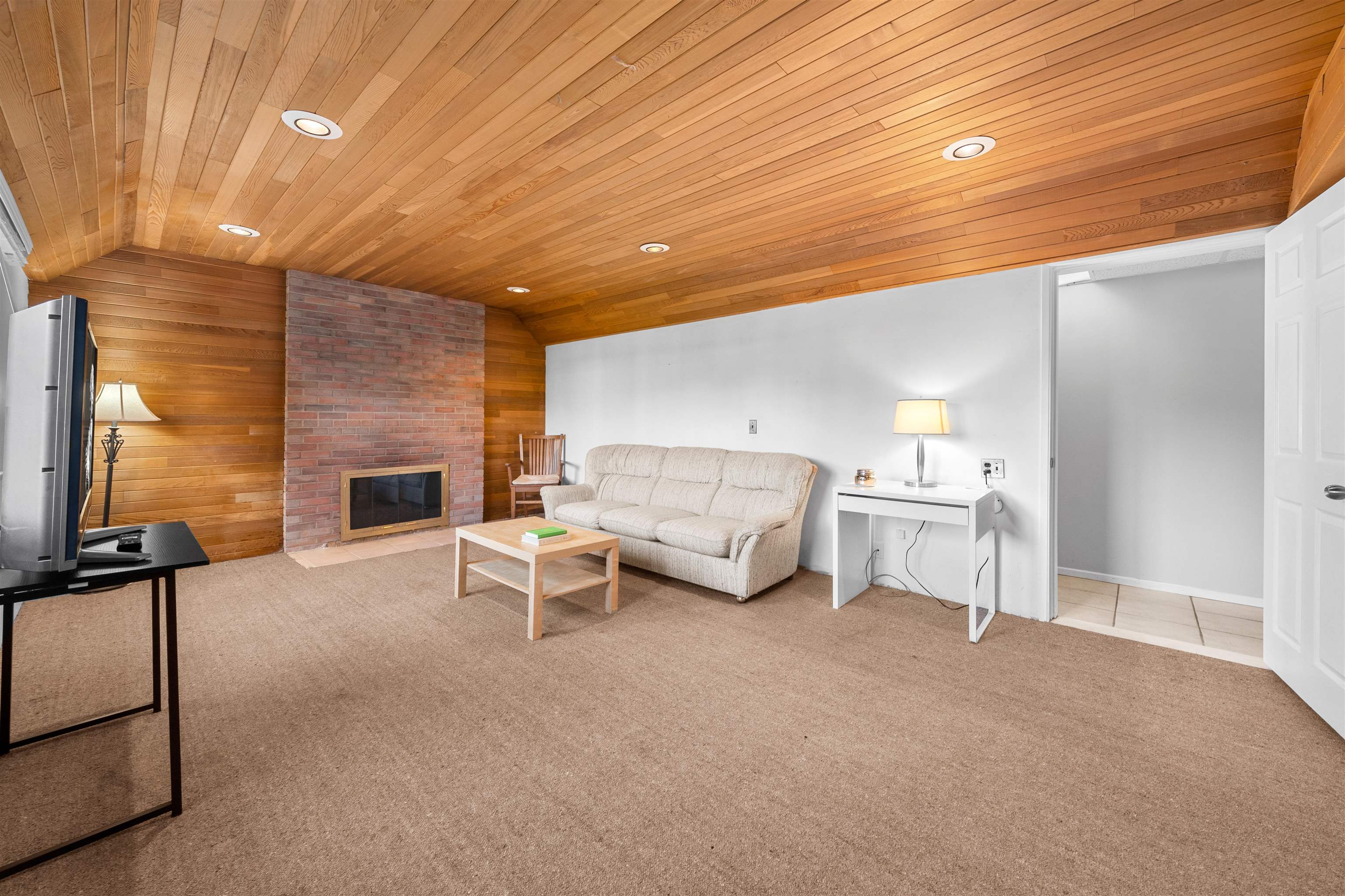 Listing image of 783 VINEDALE ROAD