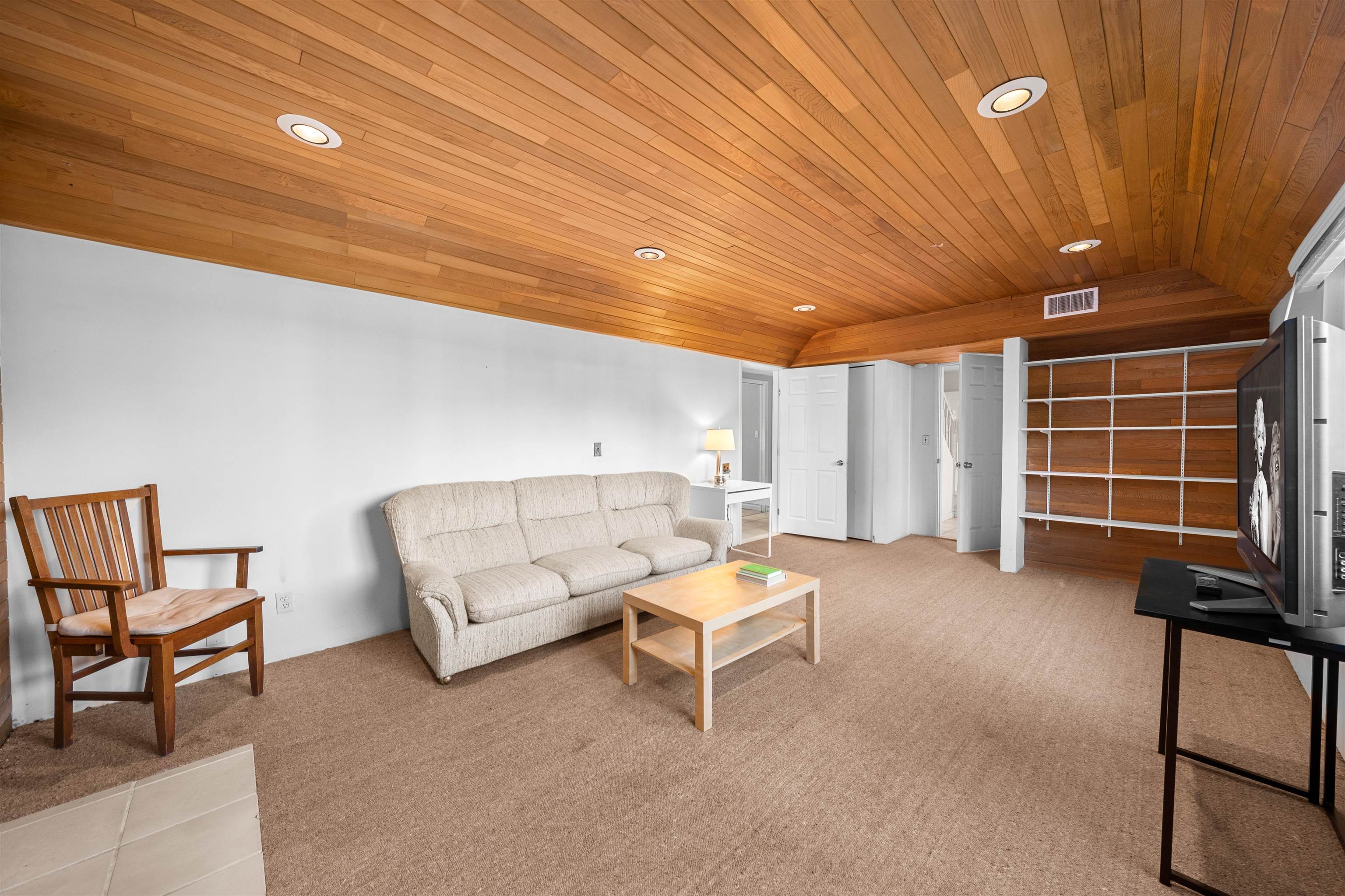 Listing image of 783 VINEDALE ROAD