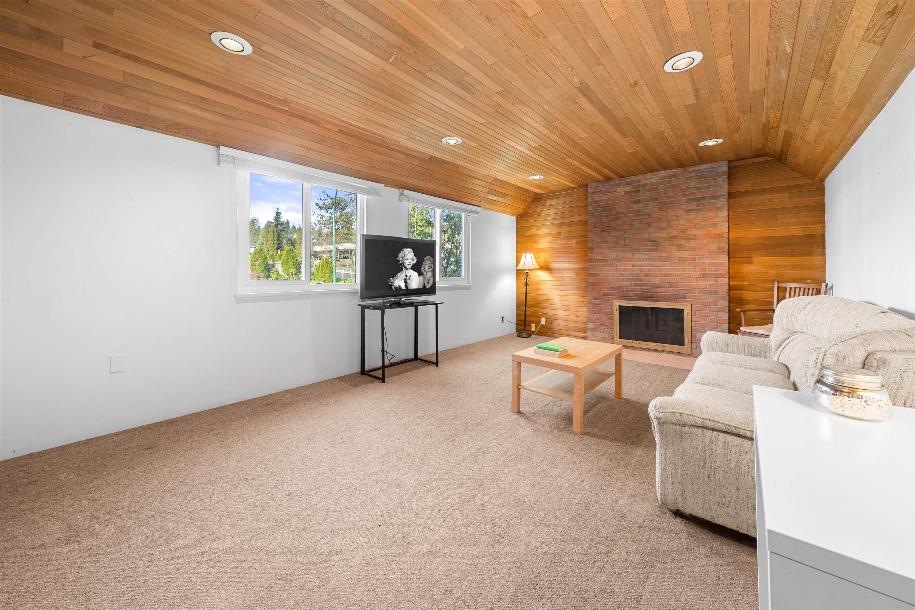Listing image of 783 VINEDALE ROAD