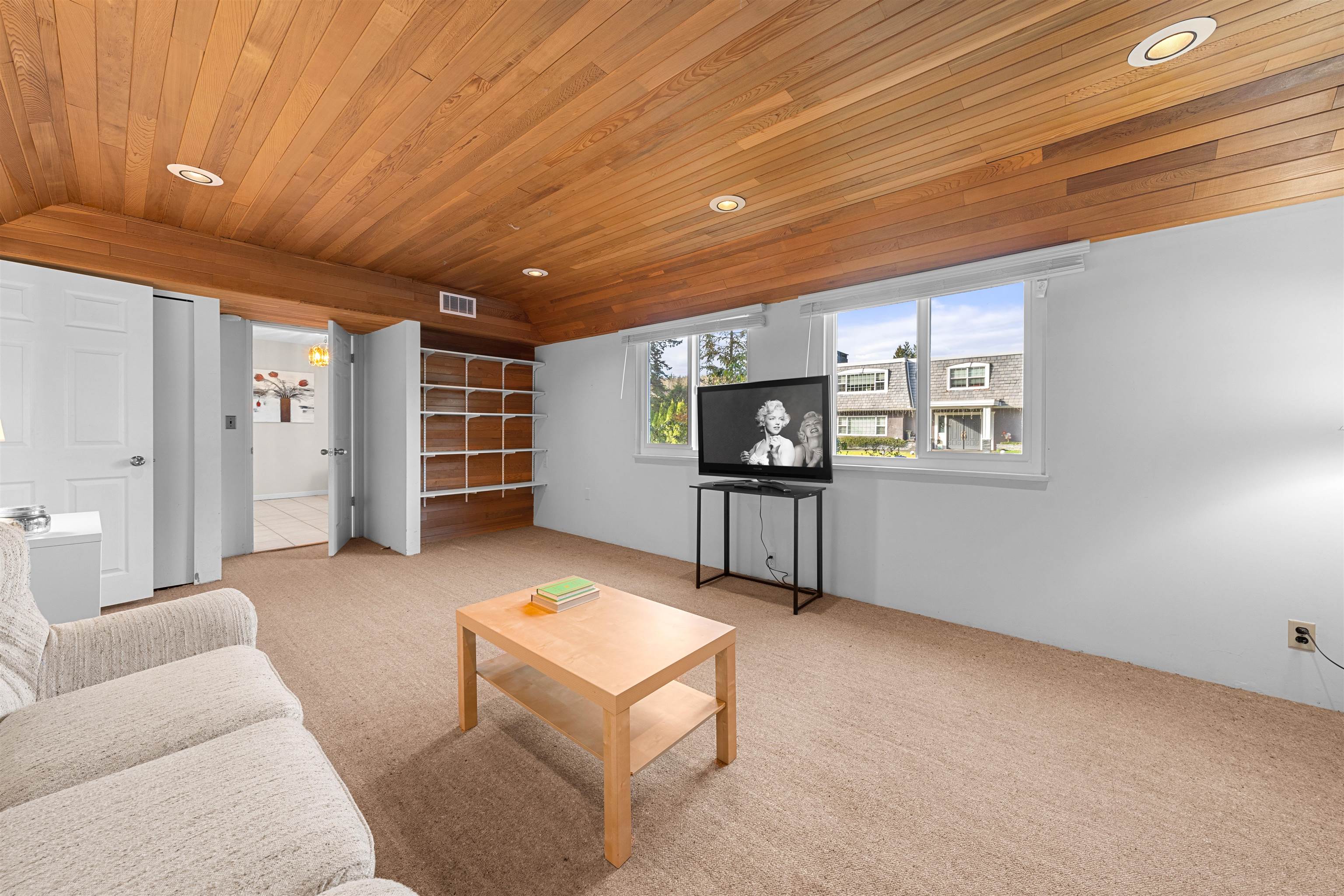 Listing image of 783 VINEDALE ROAD