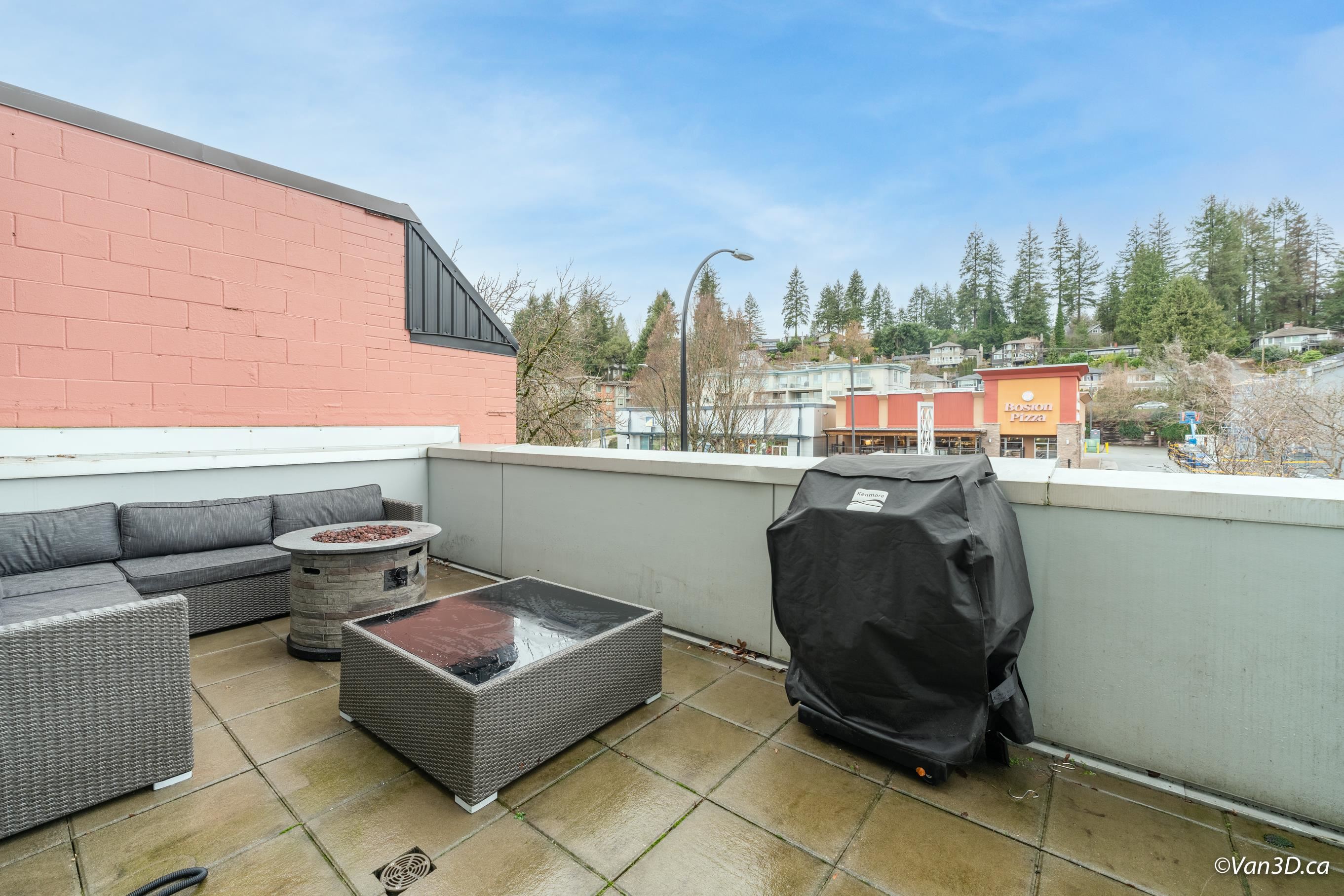 Listing image of 208 1061 MARINE DRIVE