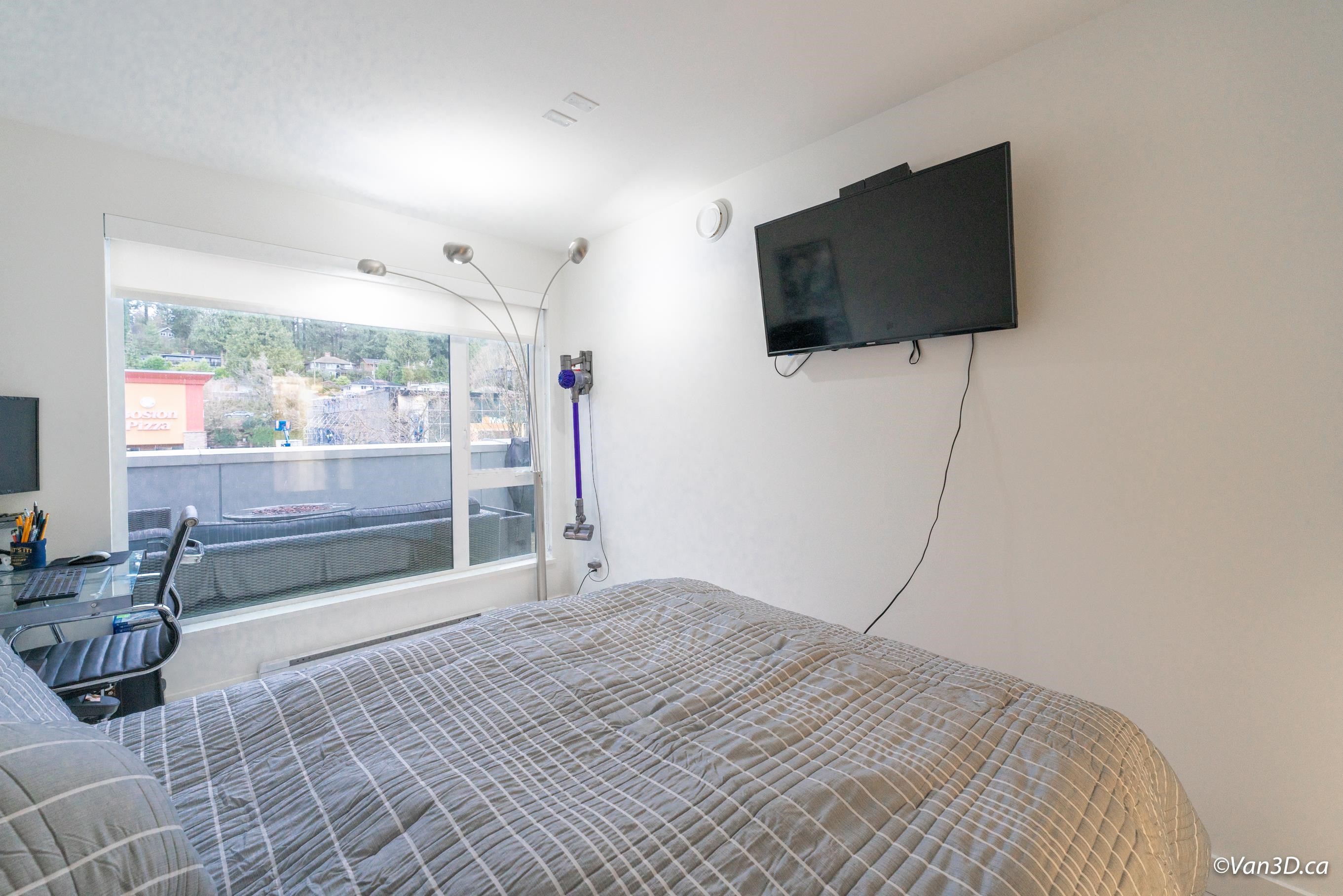 Listing image of 208 1061 MARINE DRIVE