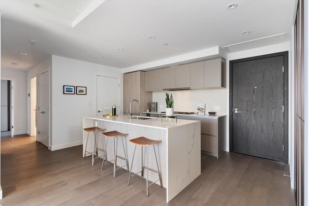 Listing image of 2803 1500 FERN STREET