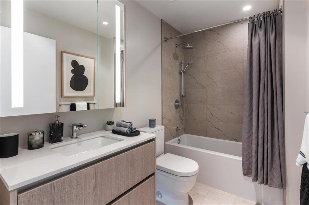 Listing image of 2803 1500 FERN STREET