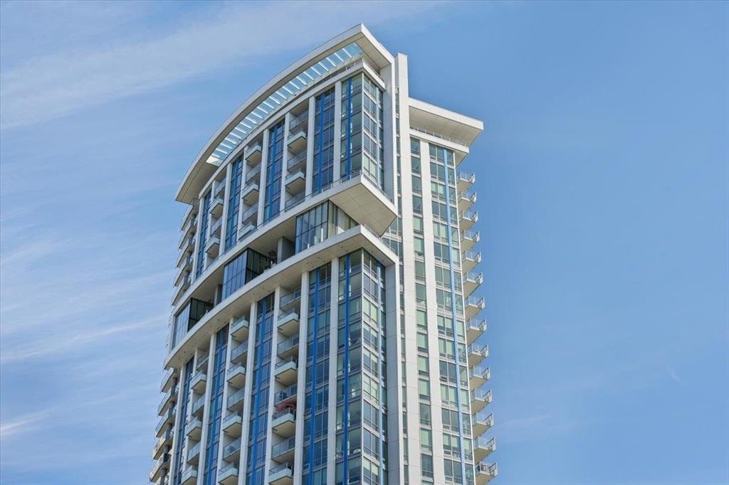 Listing image of 2803 1500 FERN STREET