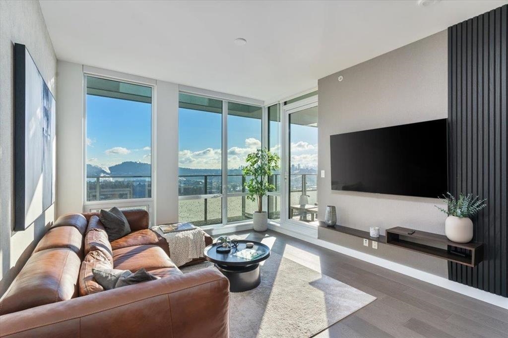 Listing image of 2803 1500 FERN STREET