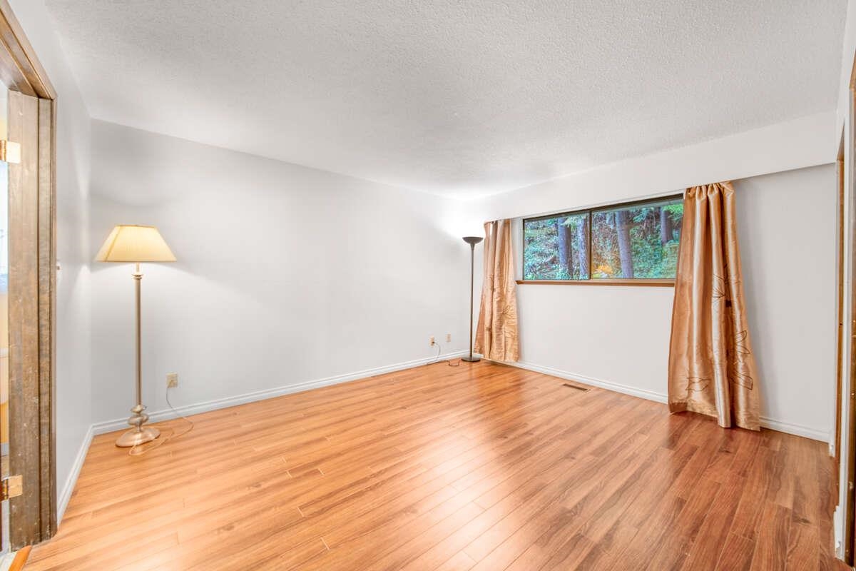 Listing image of 692 ALPINE COURT