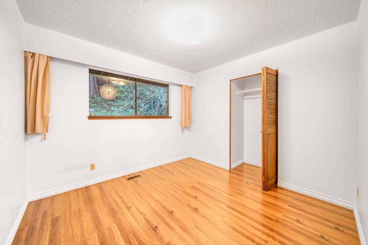 Listing image of 692 ALPINE COURT