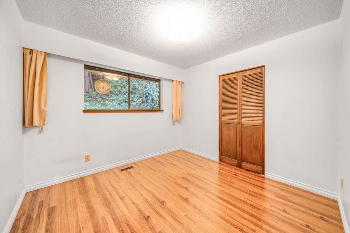 Listing image of 692 ALPINE COURT