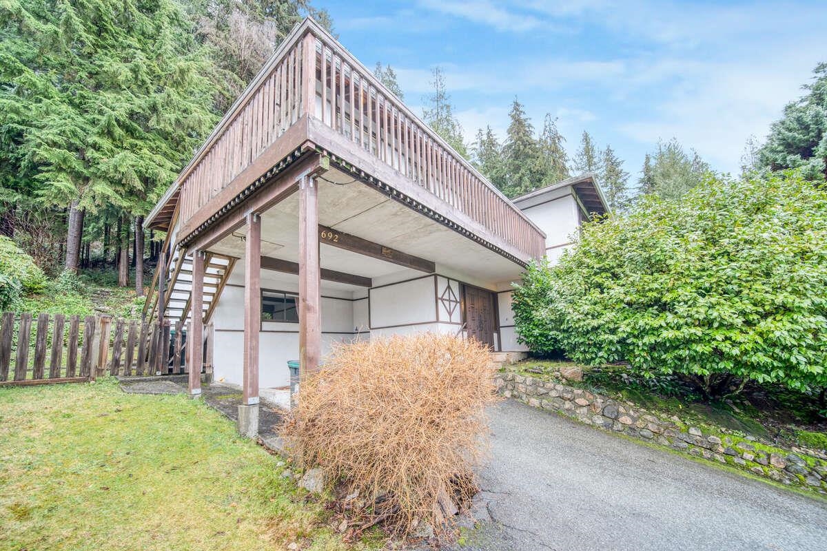 Listing image of 692 ALPINE COURT