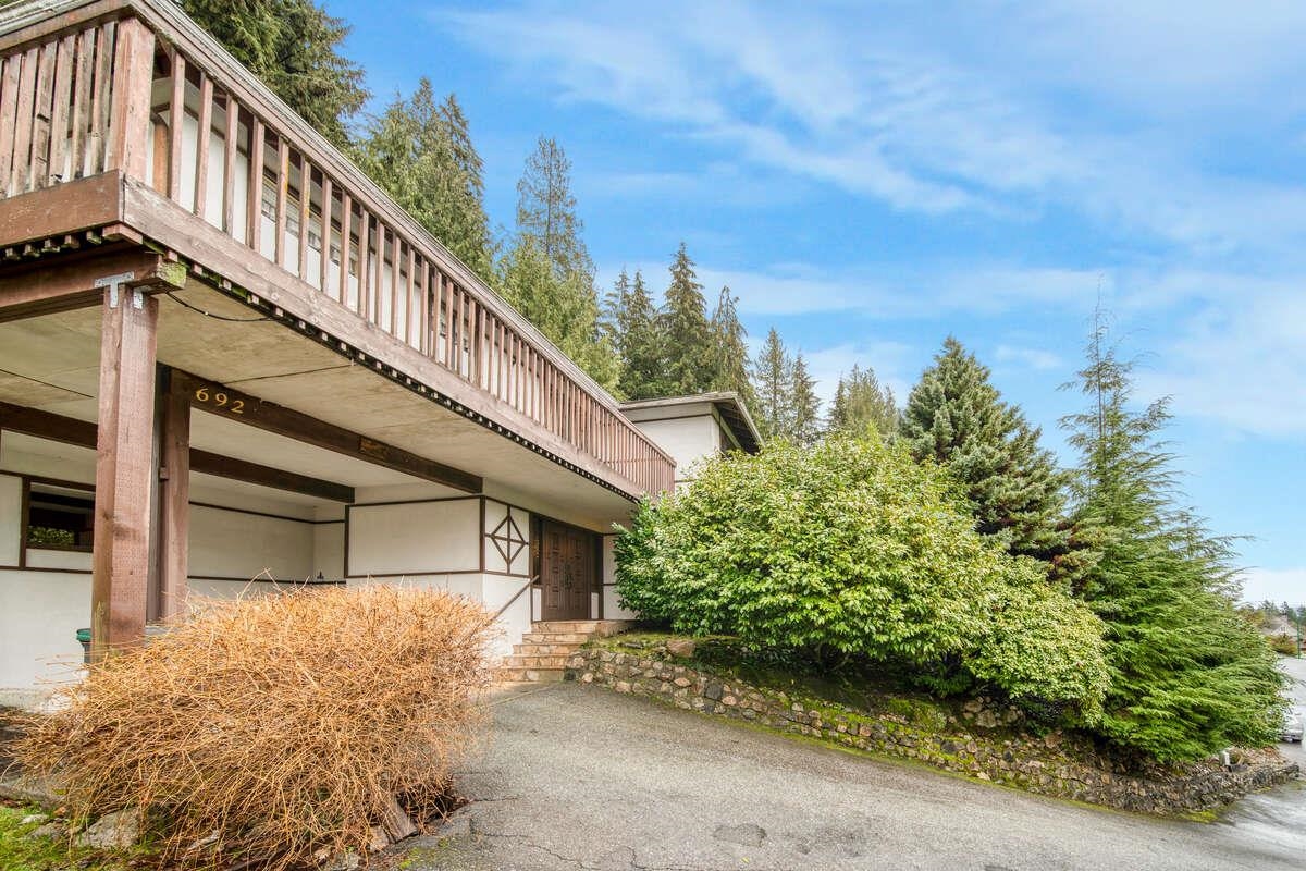 Listing image of 692 ALPINE COURT