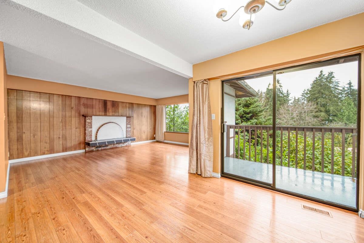 Listing image of 692 ALPINE COURT