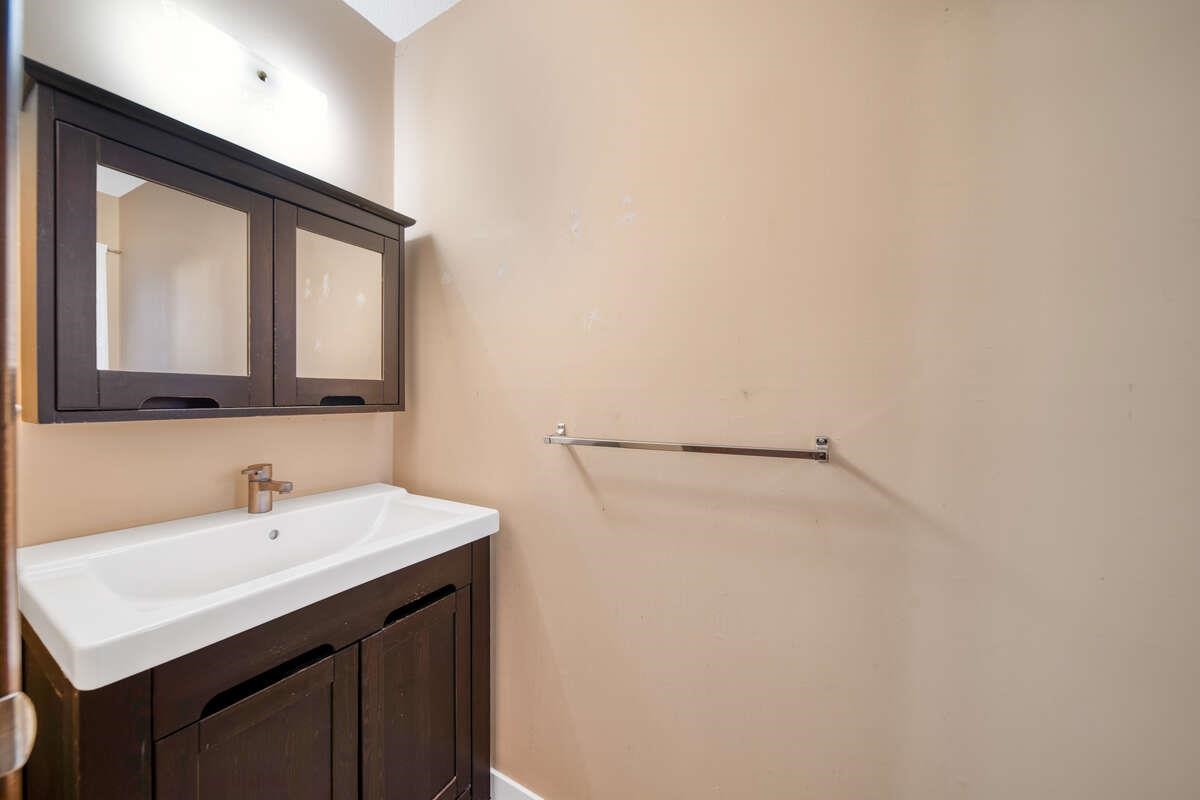 Listing image of 692 ALPINE COURT