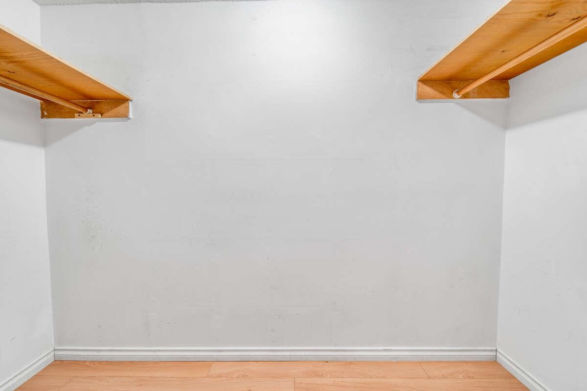 Listing image of 692 ALPINE COURT
