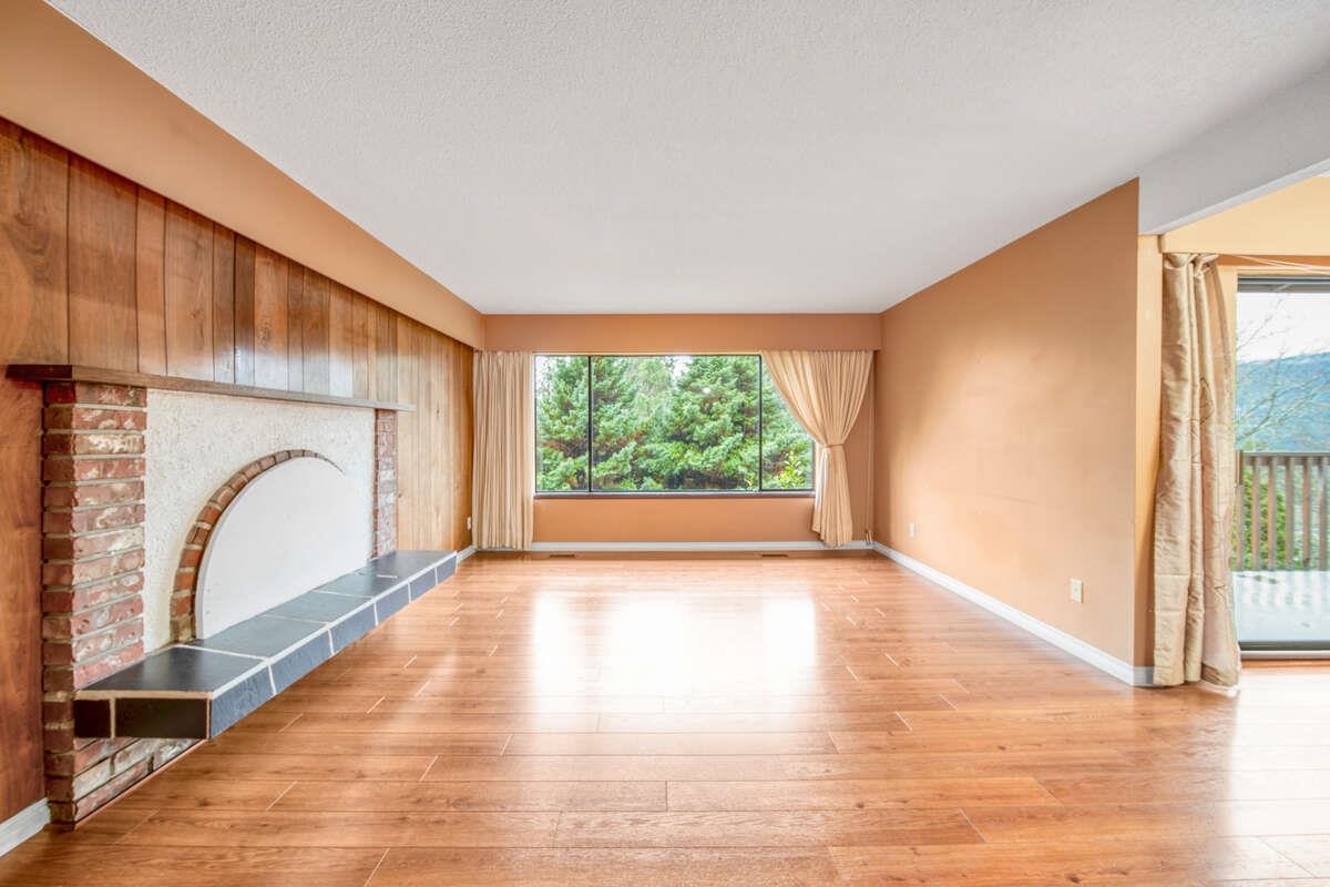 Listing image of 692 ALPINE COURT