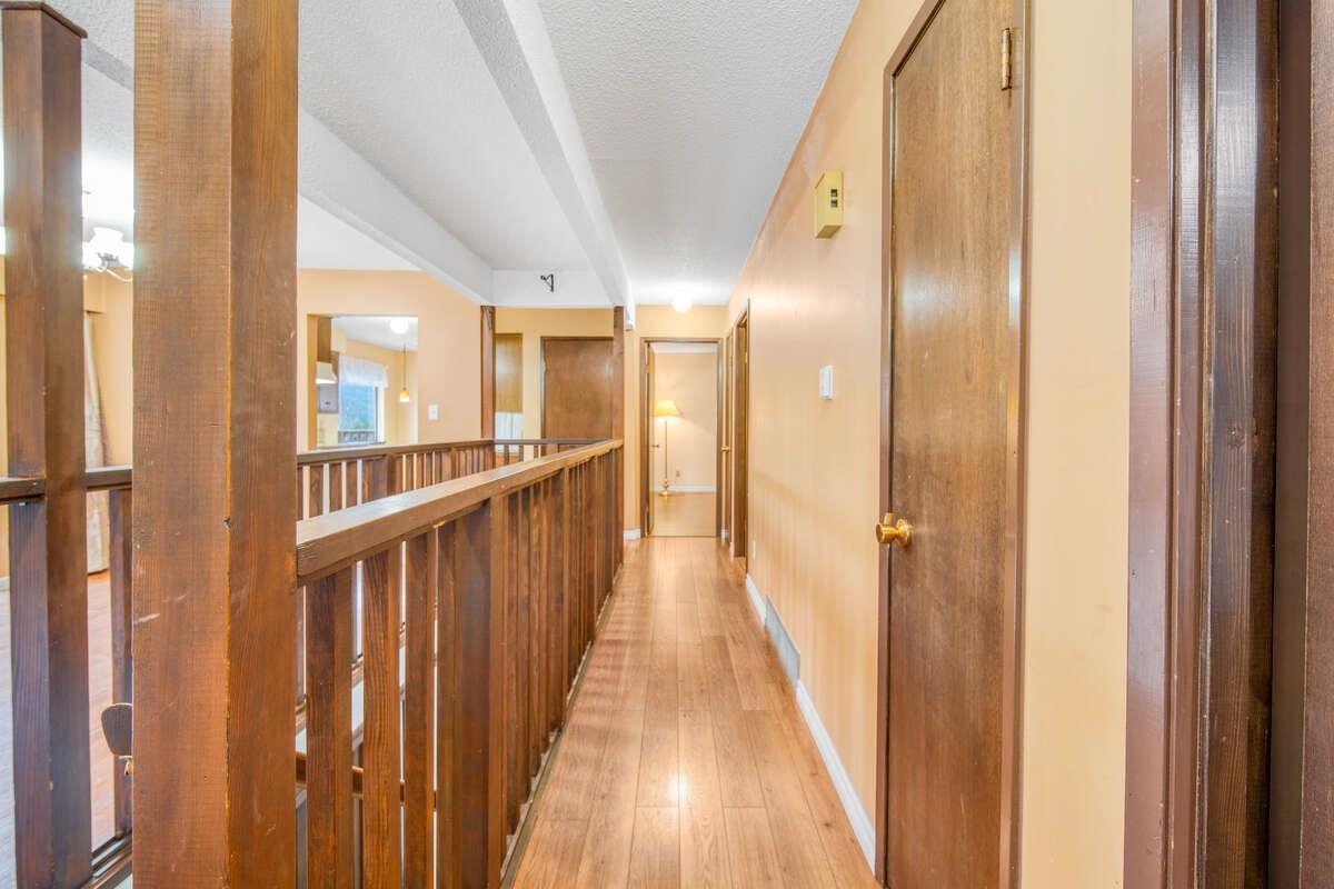 Listing image of 692 ALPINE COURT