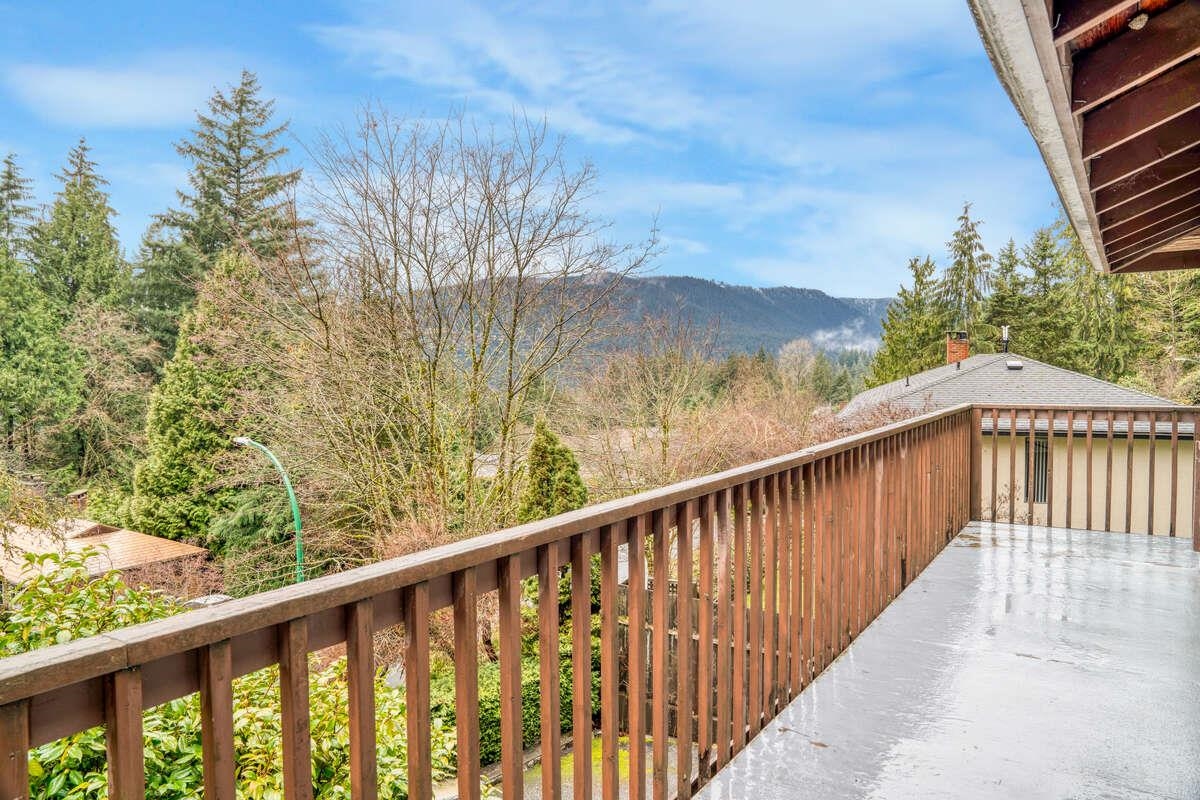 Listing image of 692 ALPINE COURT
