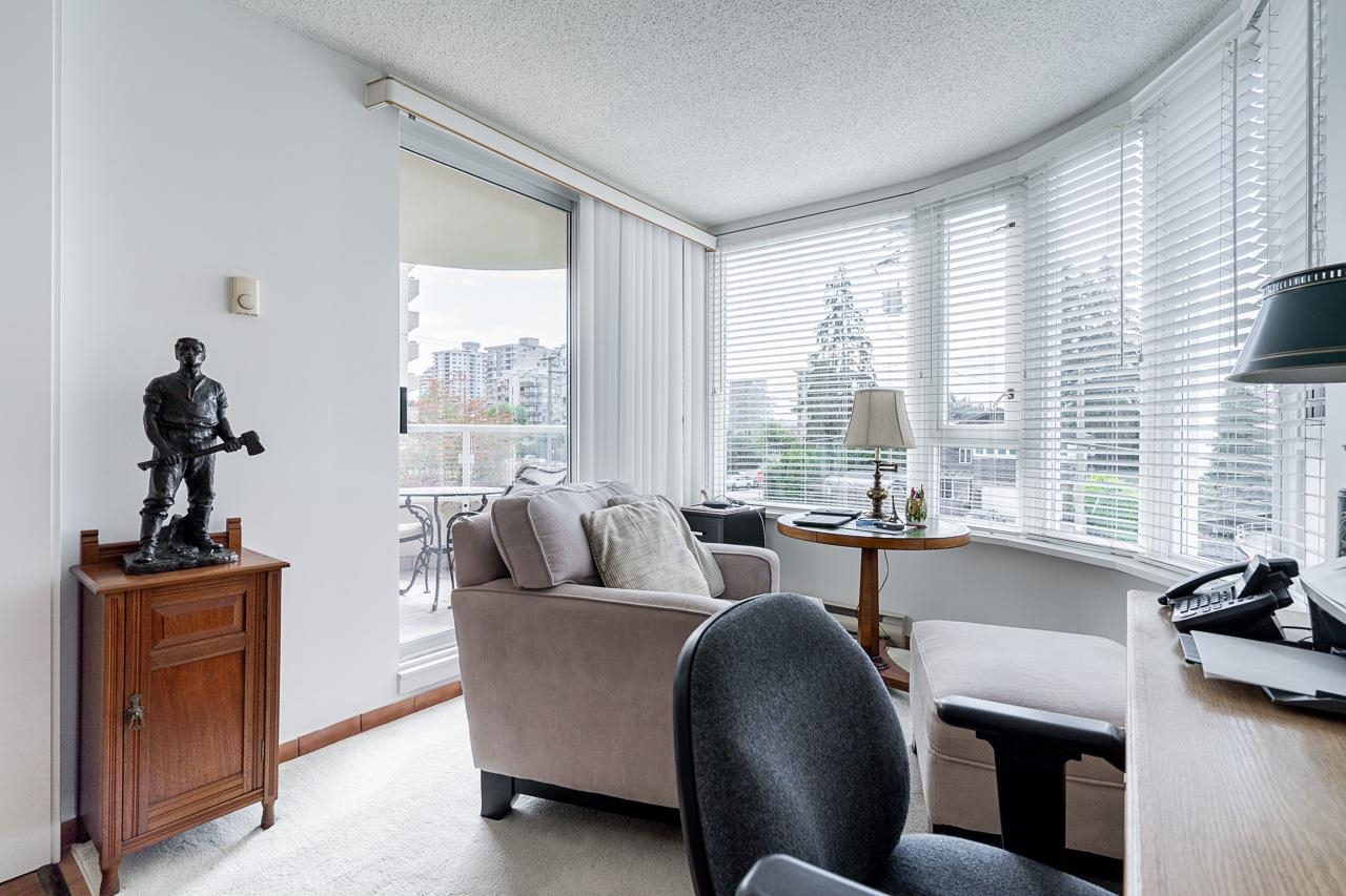 Listing image of 301 2203 BELLEVUE AVENUE