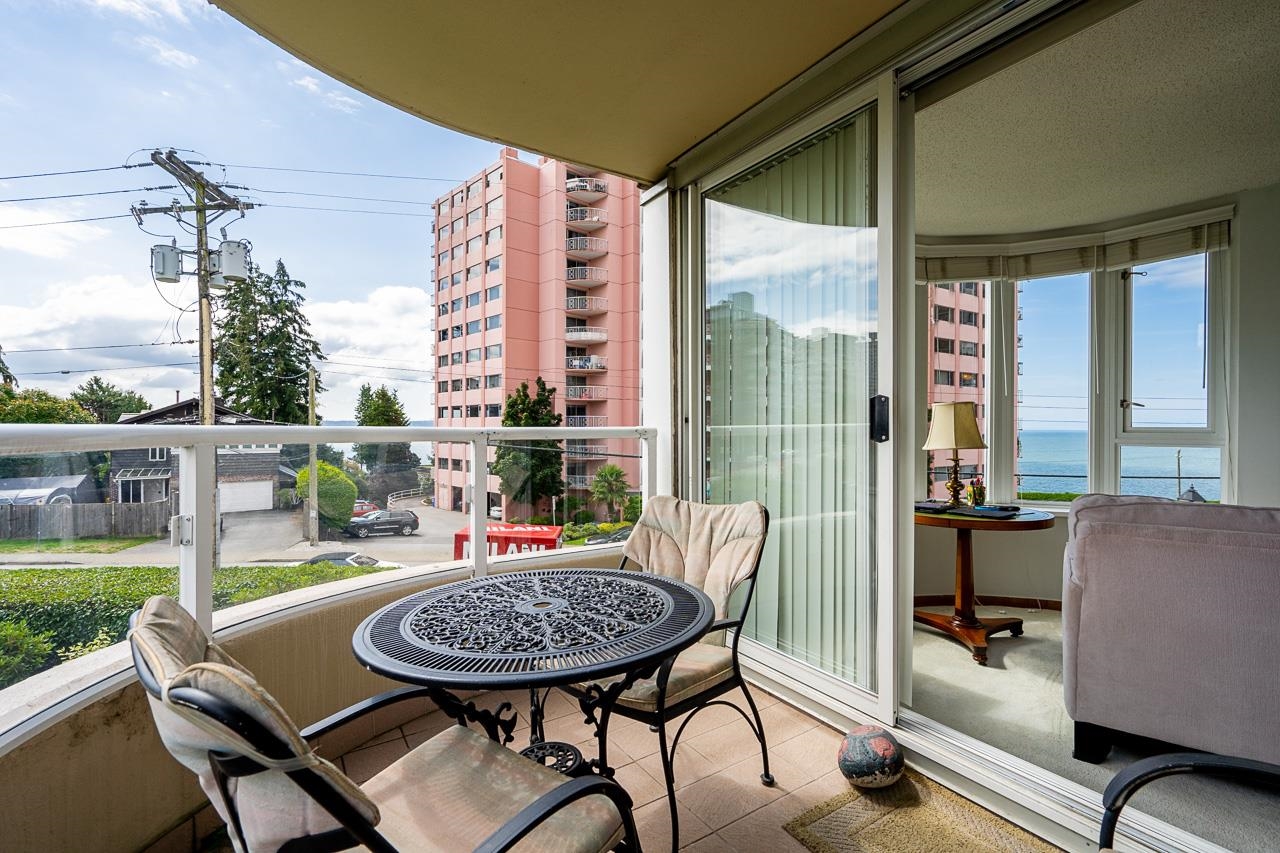 Listing image of 301 2203 BELLEVUE AVENUE