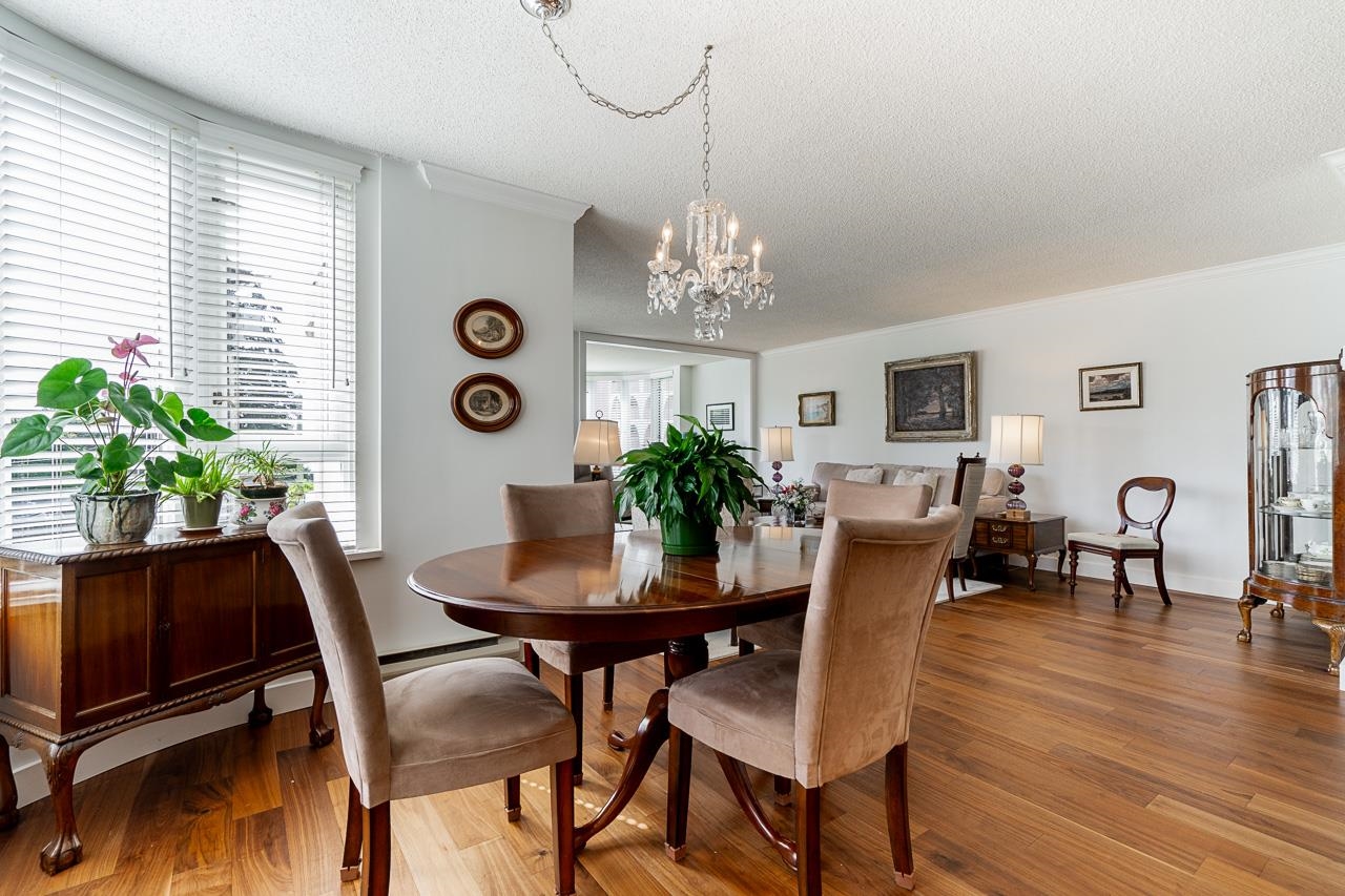 Listing image of 301 2203 BELLEVUE AVENUE