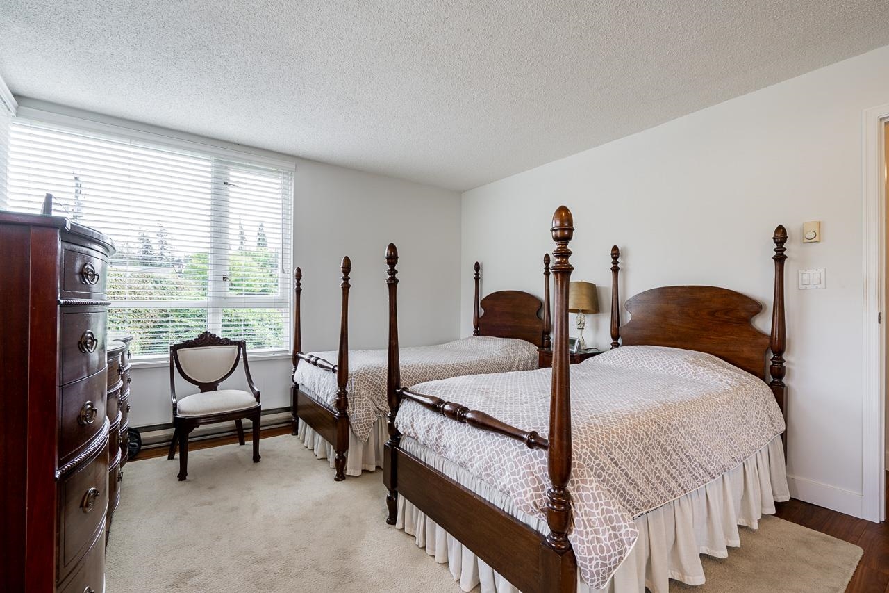 Listing image of 301 2203 BELLEVUE AVENUE