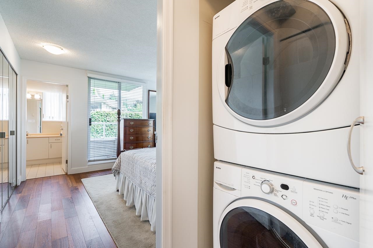 Listing image of 301 2203 BELLEVUE AVENUE