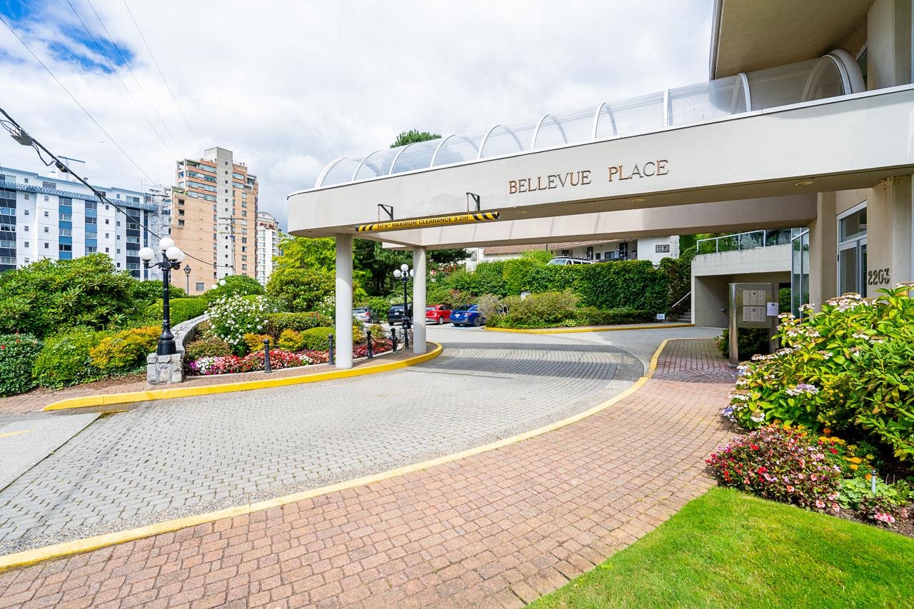 Listing image of 301 2203 BELLEVUE AVENUE