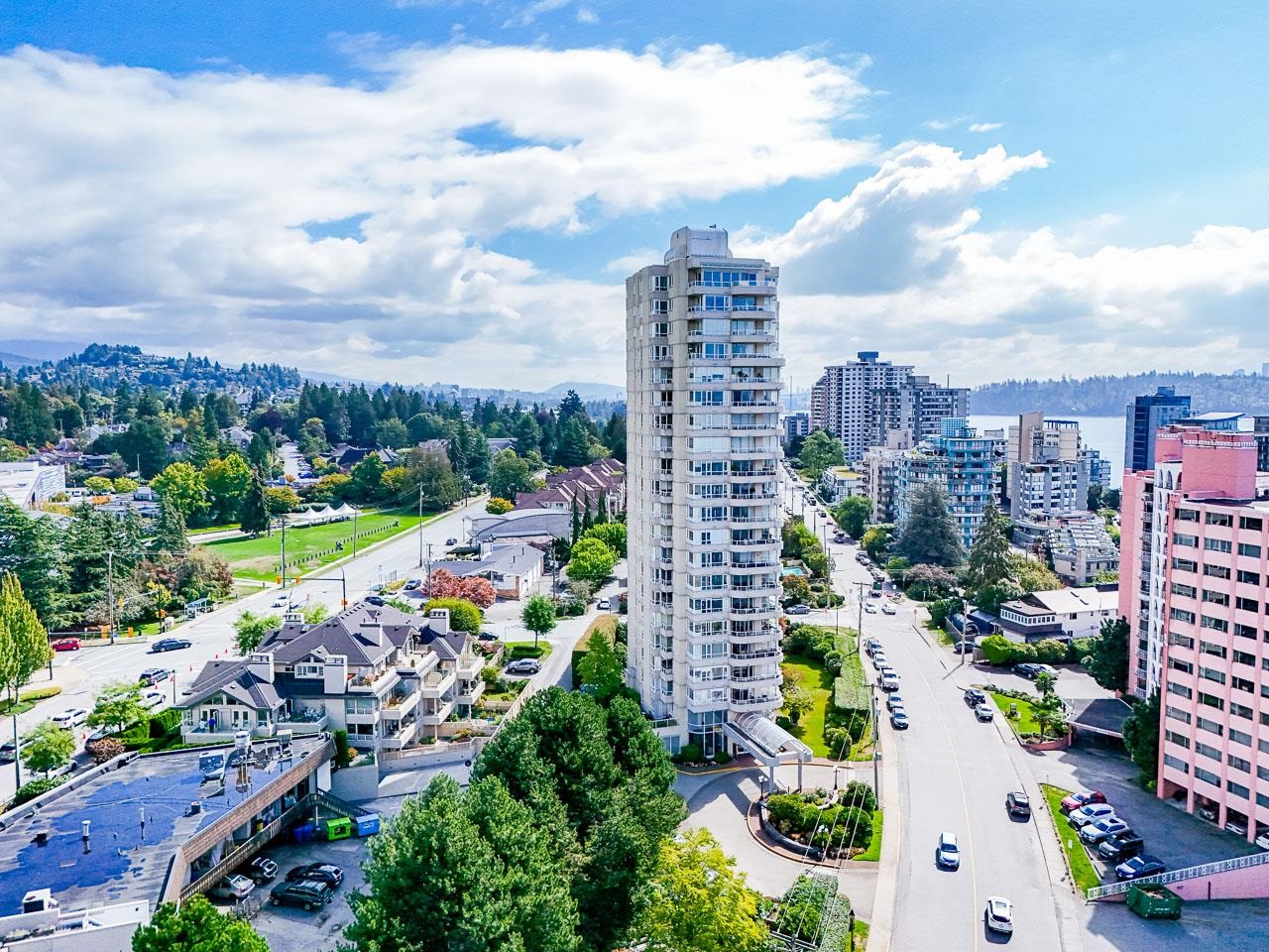 Listing image of 301 2203 BELLEVUE AVENUE