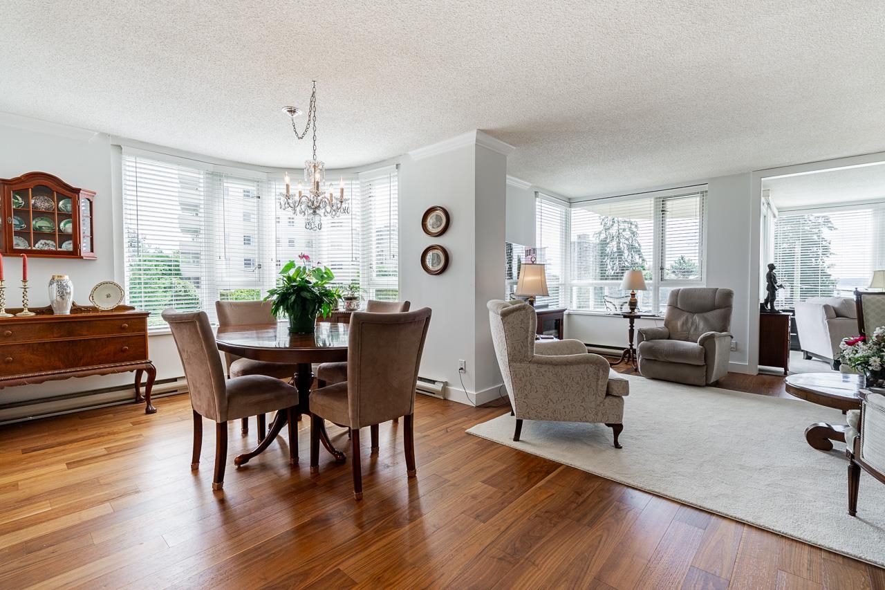 Listing image of 301 2203 BELLEVUE AVENUE