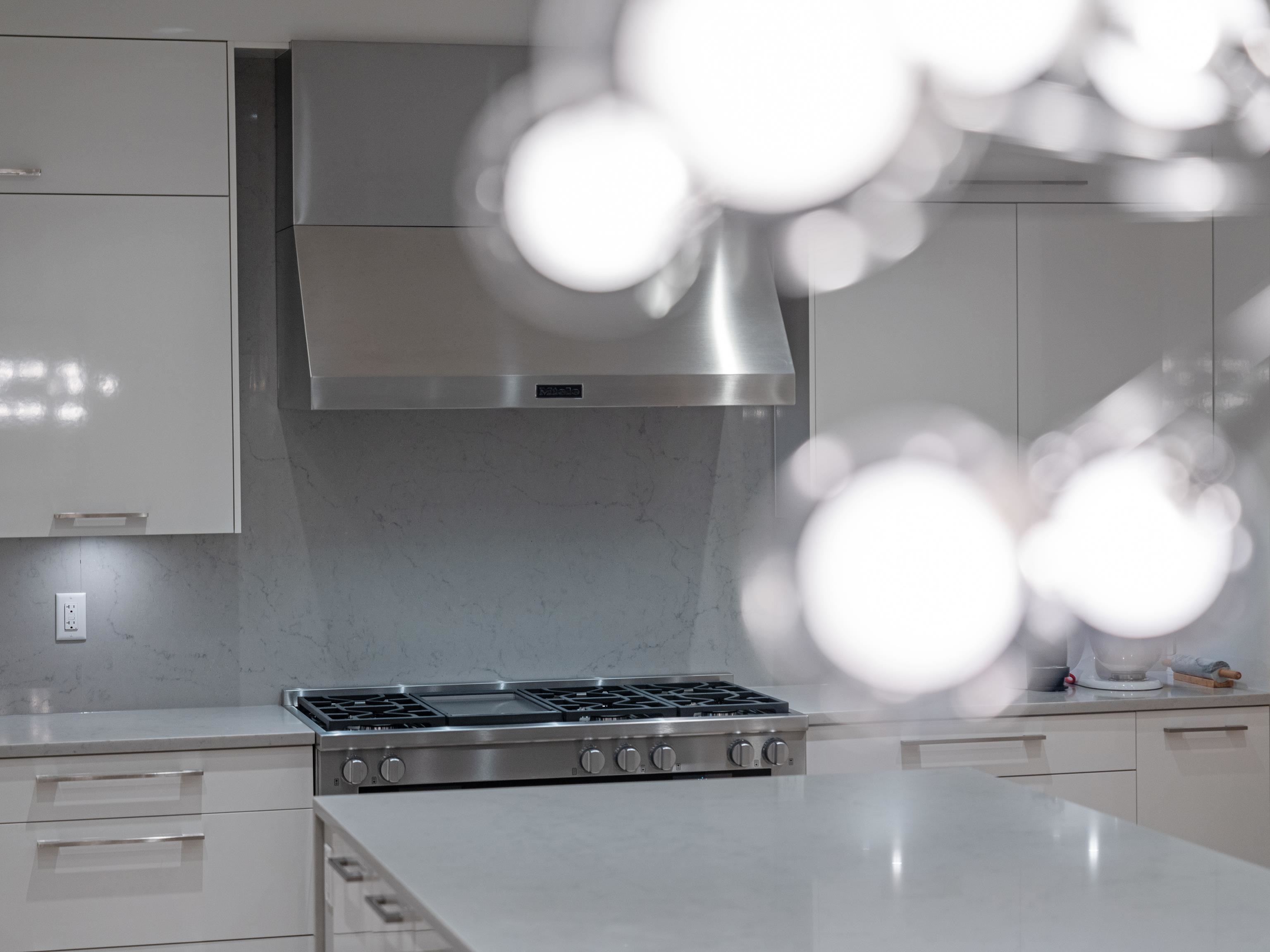 Listing image of 4062 VIRGINIA CRESCENT