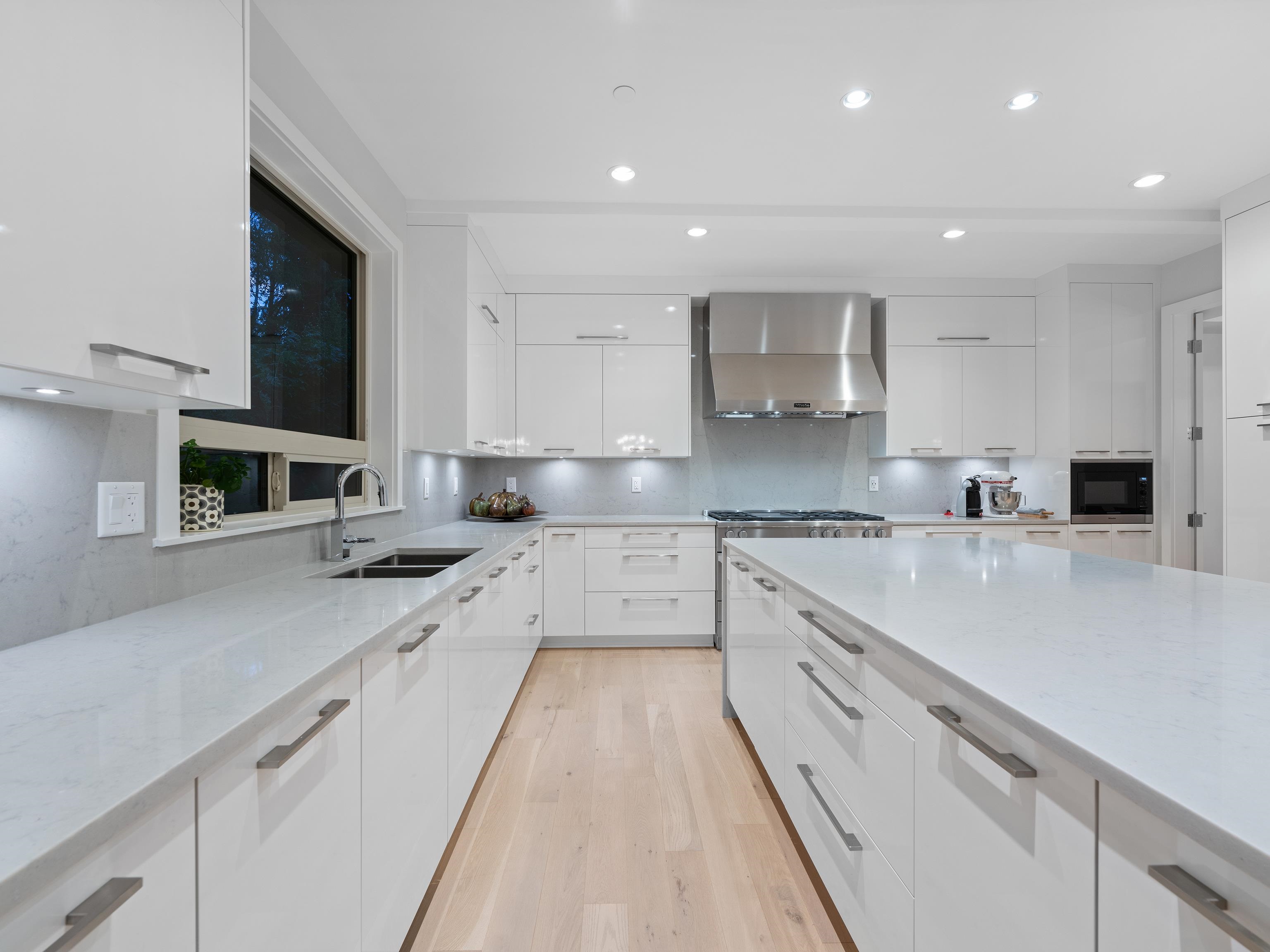 Listing image of 4062 VIRGINIA CRESCENT