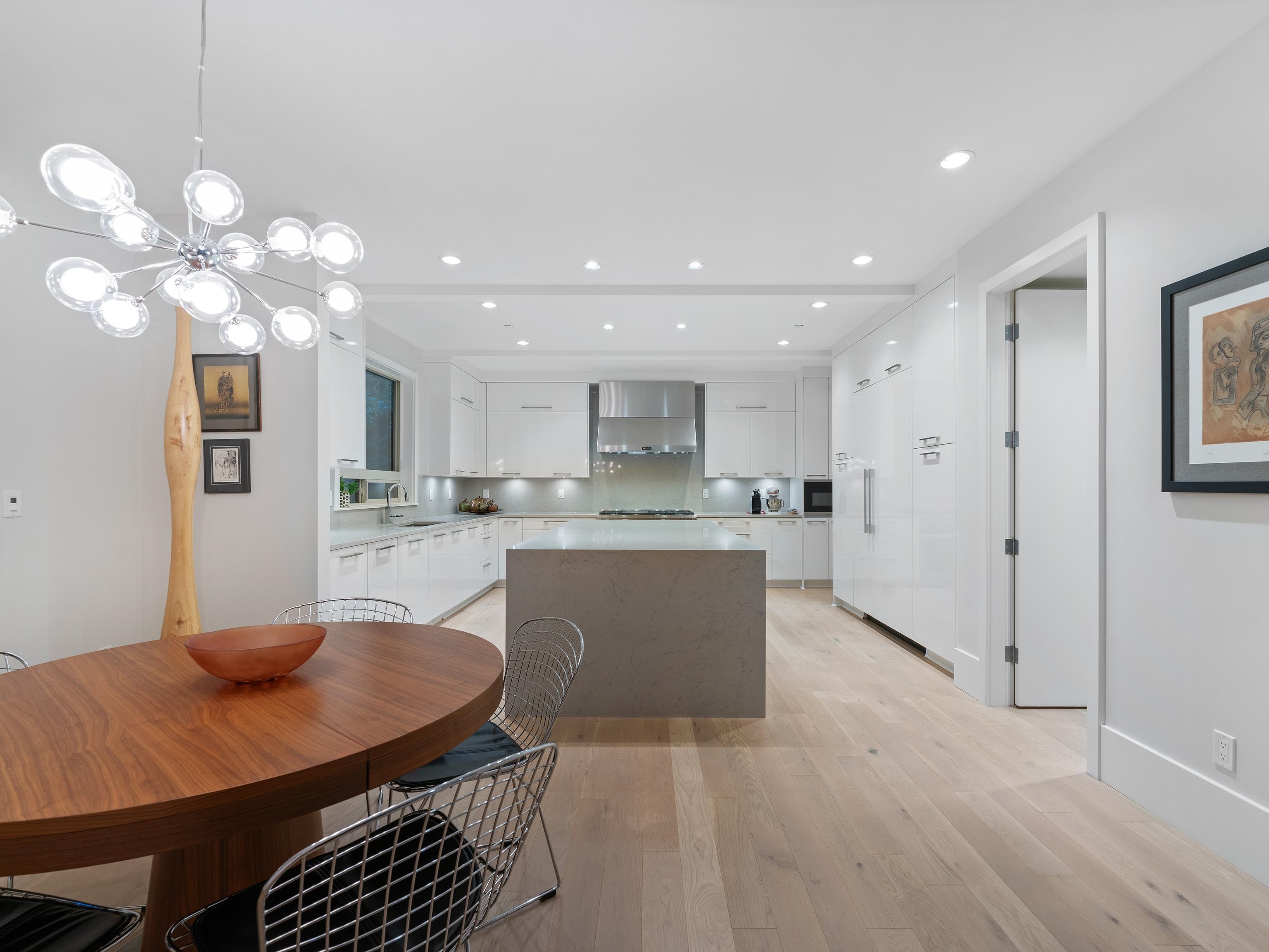 Listing image of 4062 VIRGINIA CRESCENT