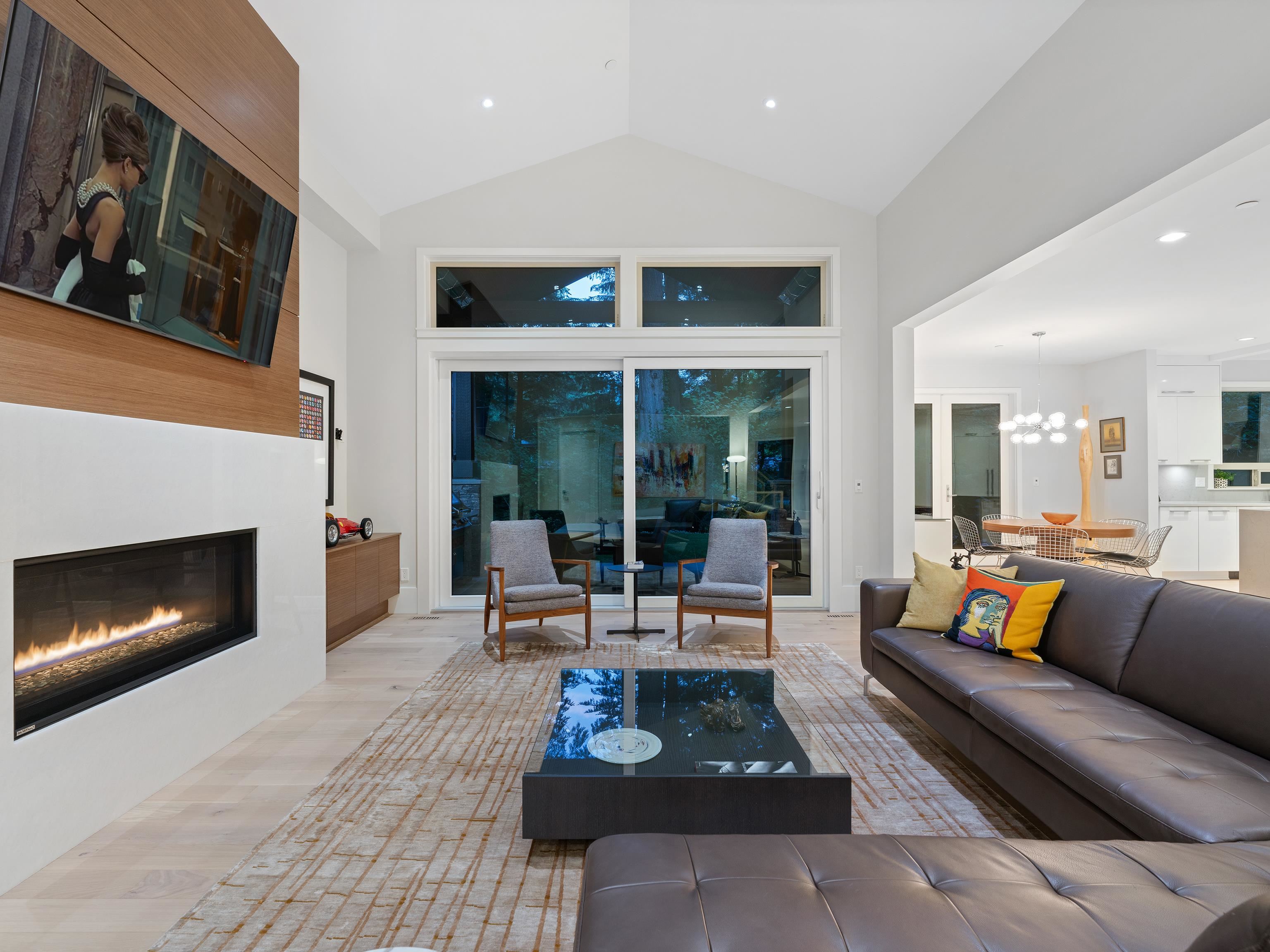 Listing image of 4062 VIRGINIA CRESCENT