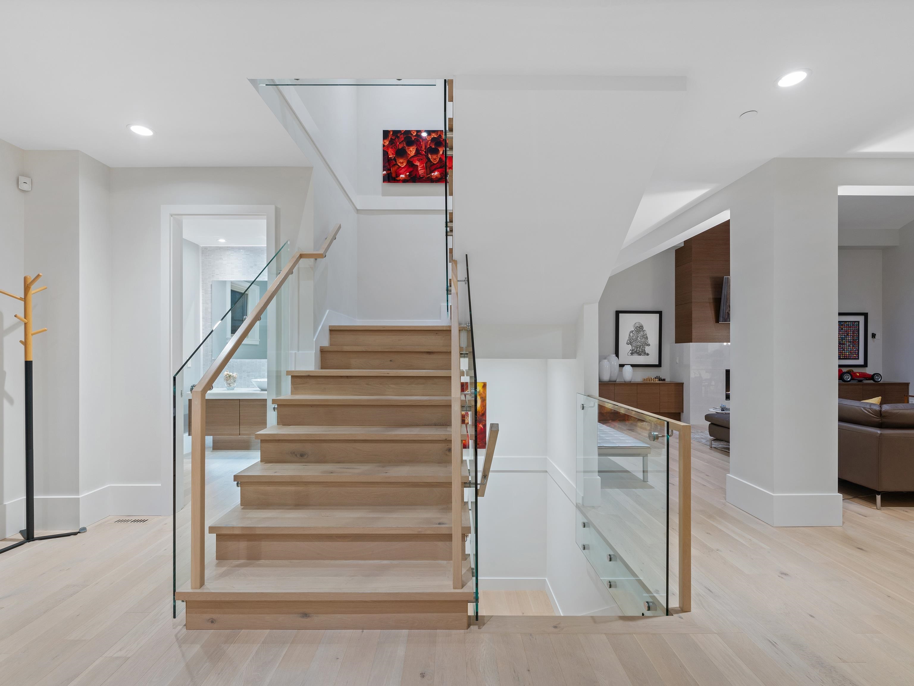 Listing image of 4062 VIRGINIA CRESCENT