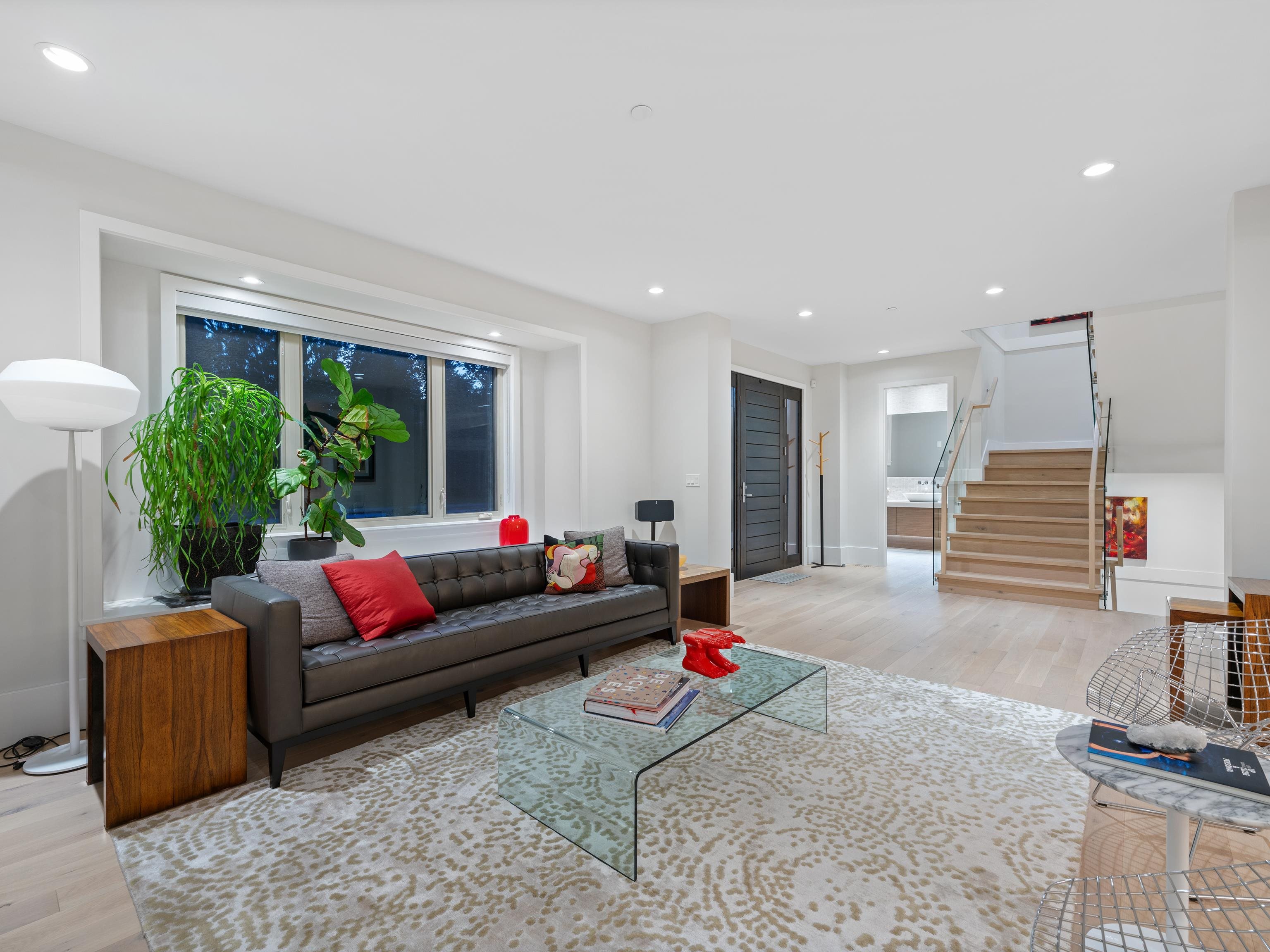 Listing image of 4062 VIRGINIA CRESCENT