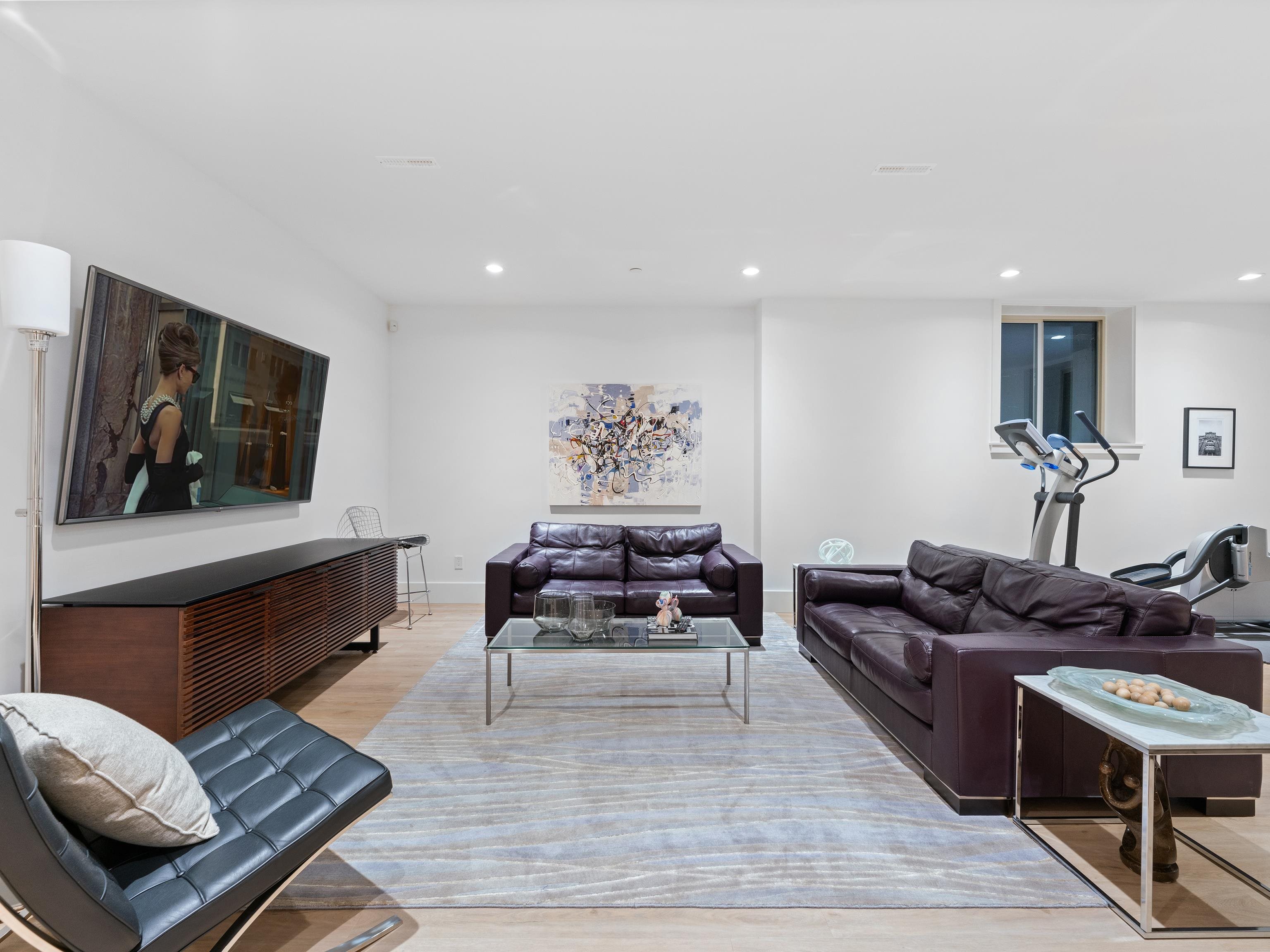 Listing image of 4062 VIRGINIA CRESCENT