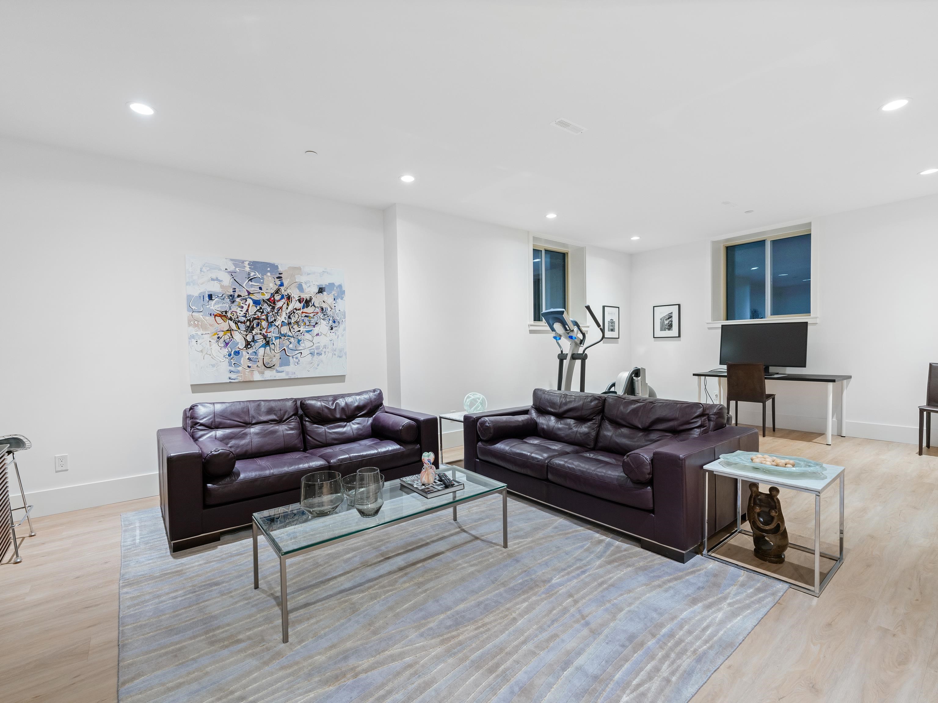 Listing image of 4062 VIRGINIA CRESCENT